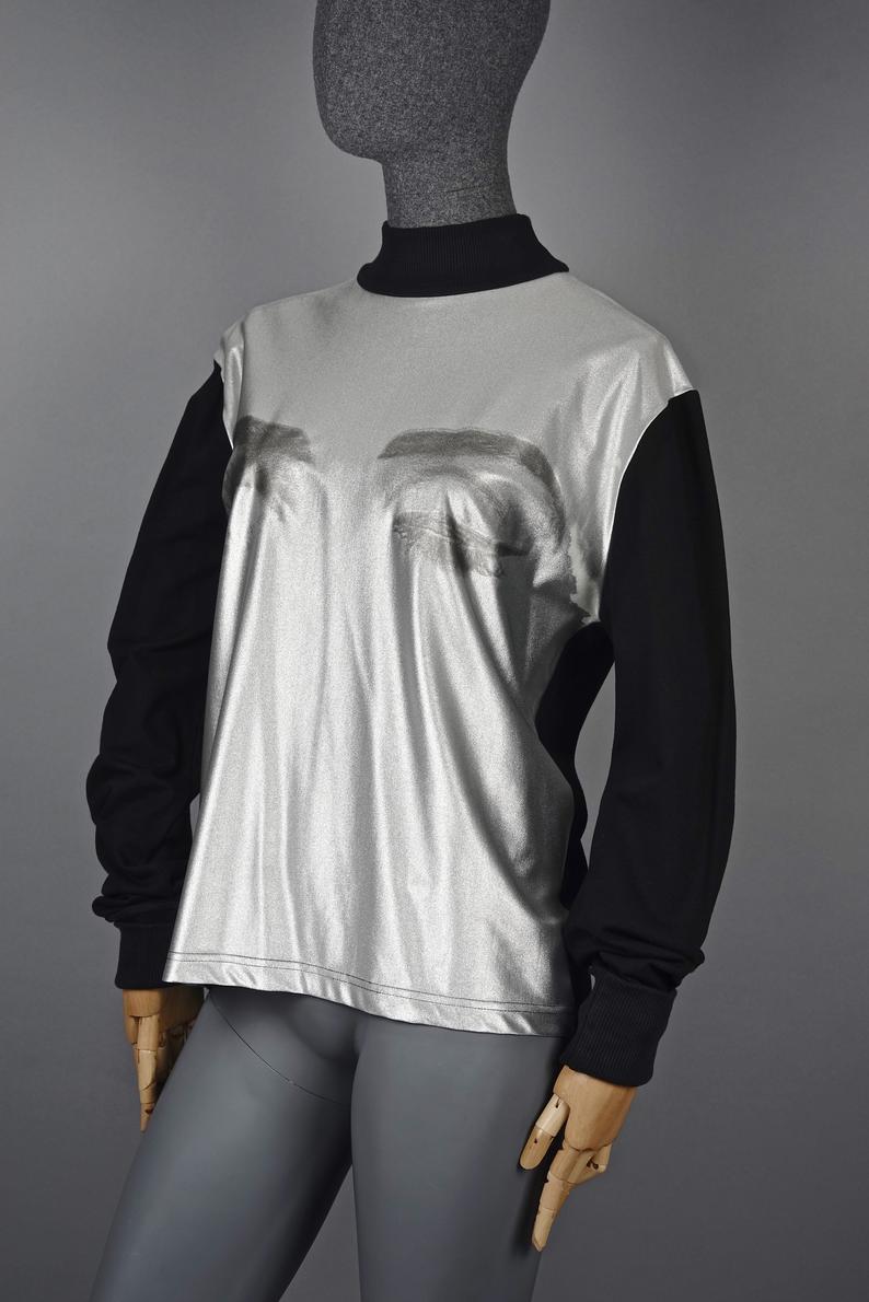Vintage JEAN PAUL GAULTIER Eyes Metallic Silver Sweater Shirt In Good Condition For Sale In Kingersheim, Alsace