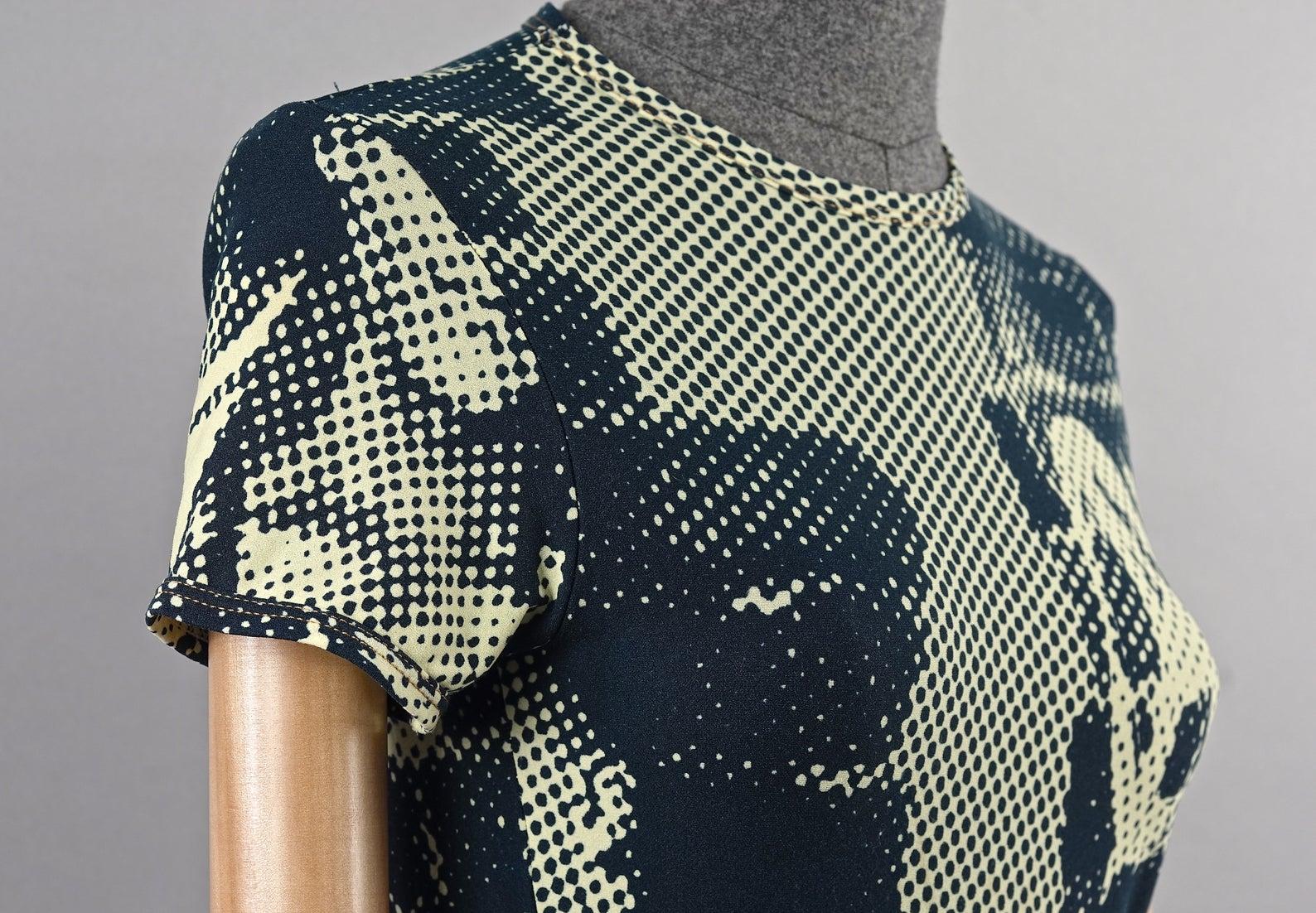 Vintage JEAN PAUL GAULTIER Fight Racism Iconic Dress In Excellent Condition In Kingersheim, Alsace