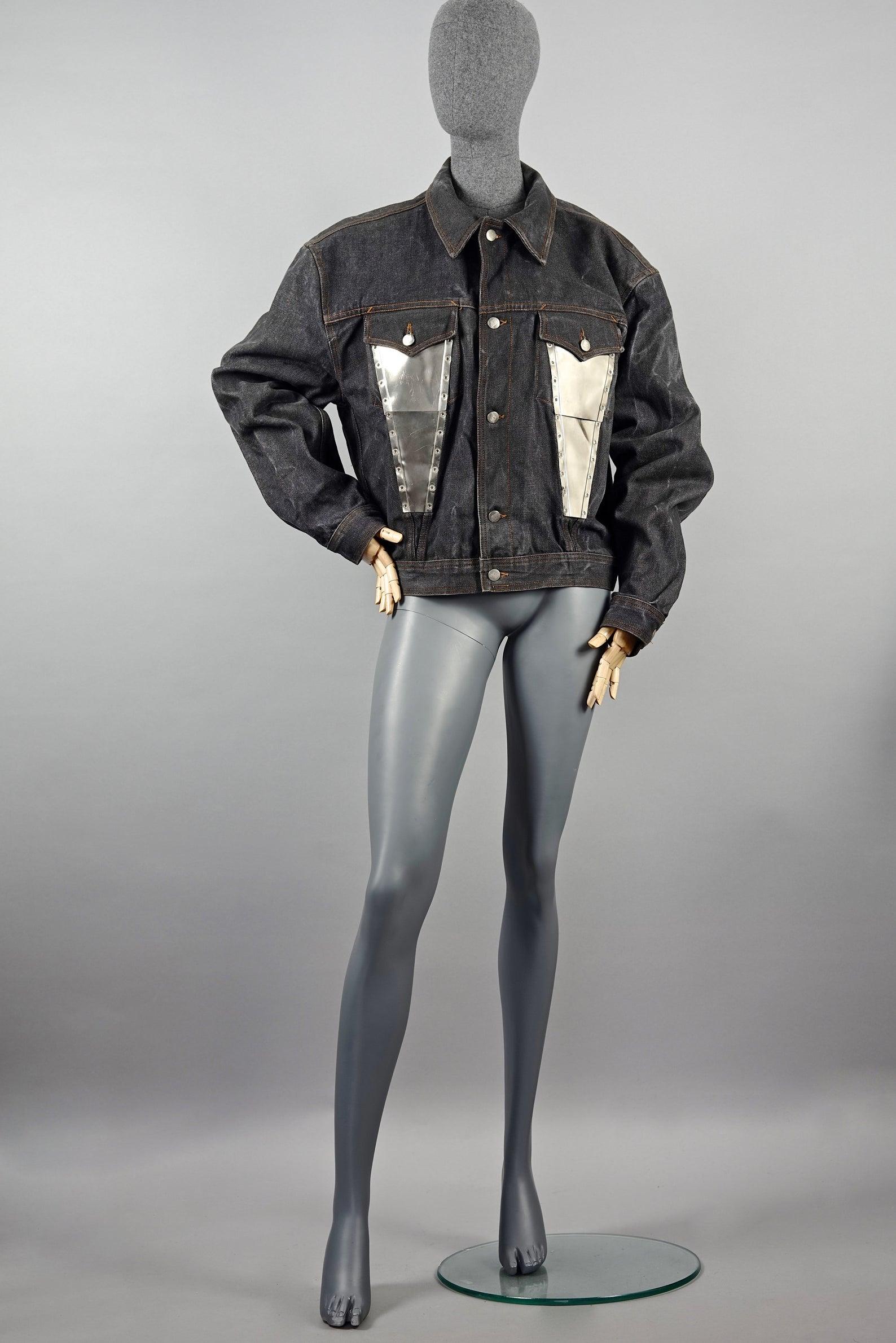 Vintage JEAN PAUL GAULTIER Metal Plate Pocket Denim Jacket

Measurements taken laid flat, please double bust and waist:
Shoulder: 22.05 inches (57 cm)
Sleeves: 24 inches (64 cm)
Bust: 24 inches (61.5 cm)
Waist: 20.86 inches (54 cm)
Length: 23.82