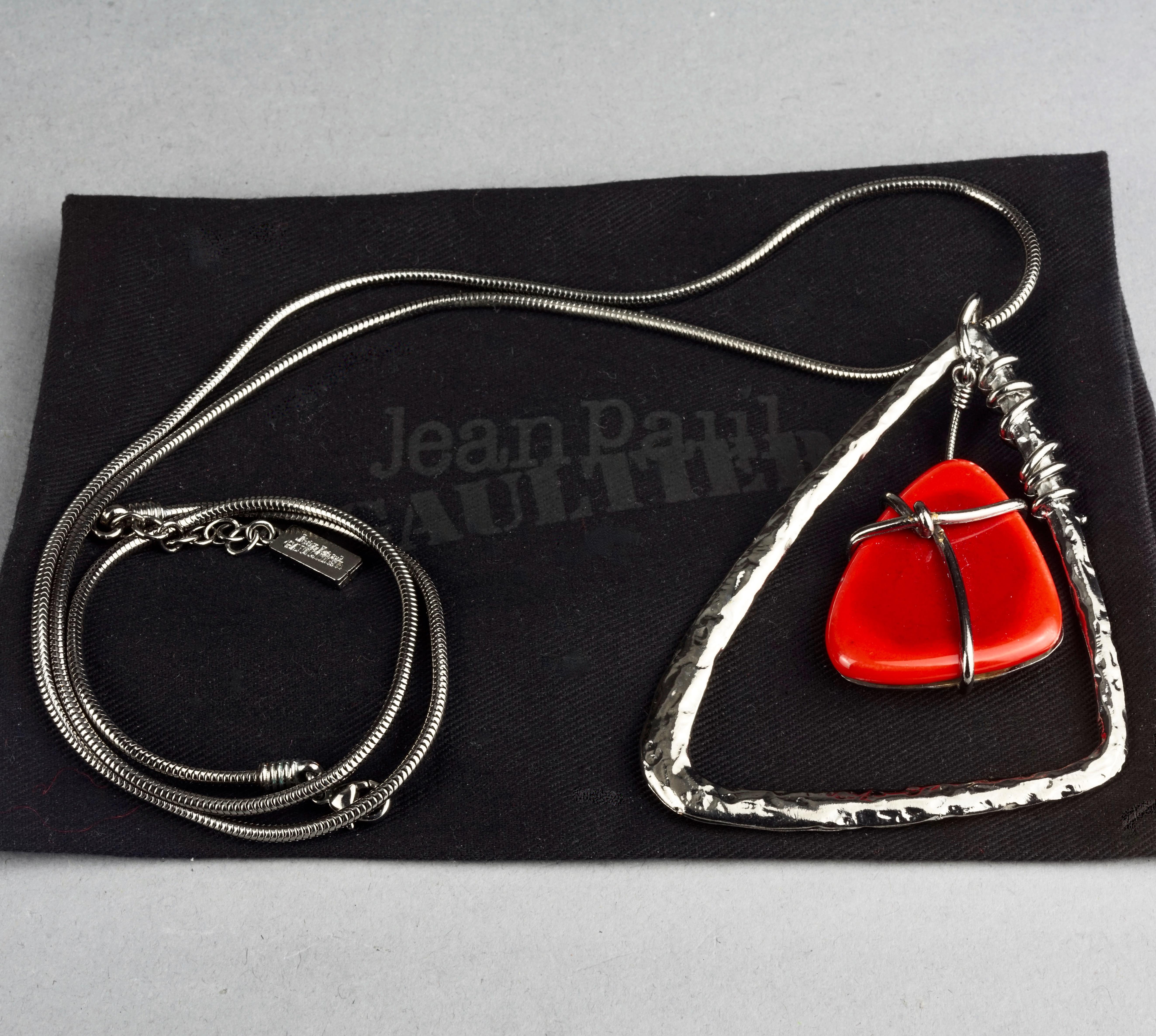 Vintage JEAN PAUL GAULTIER Modernist Triangle Glass Stone Necklace In Excellent Condition For Sale In Kingersheim, Alsace