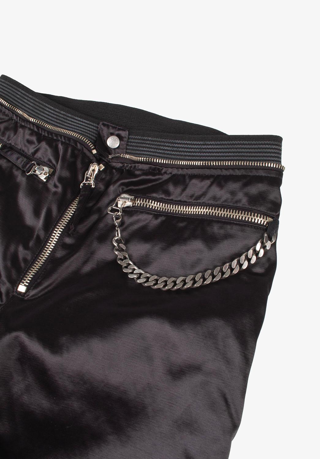 Check my other listings. Have many more designer clothes for sale. Open to any offers.
Item for sale is 100% genuine Jean Paul Gaultier padded chain Men Pants, VINU0
Color: shiny black
(An actual color may a bit vary due to individual computer