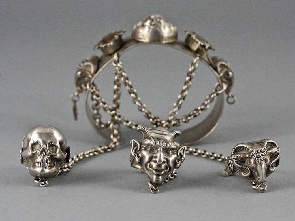 gothic chain rings