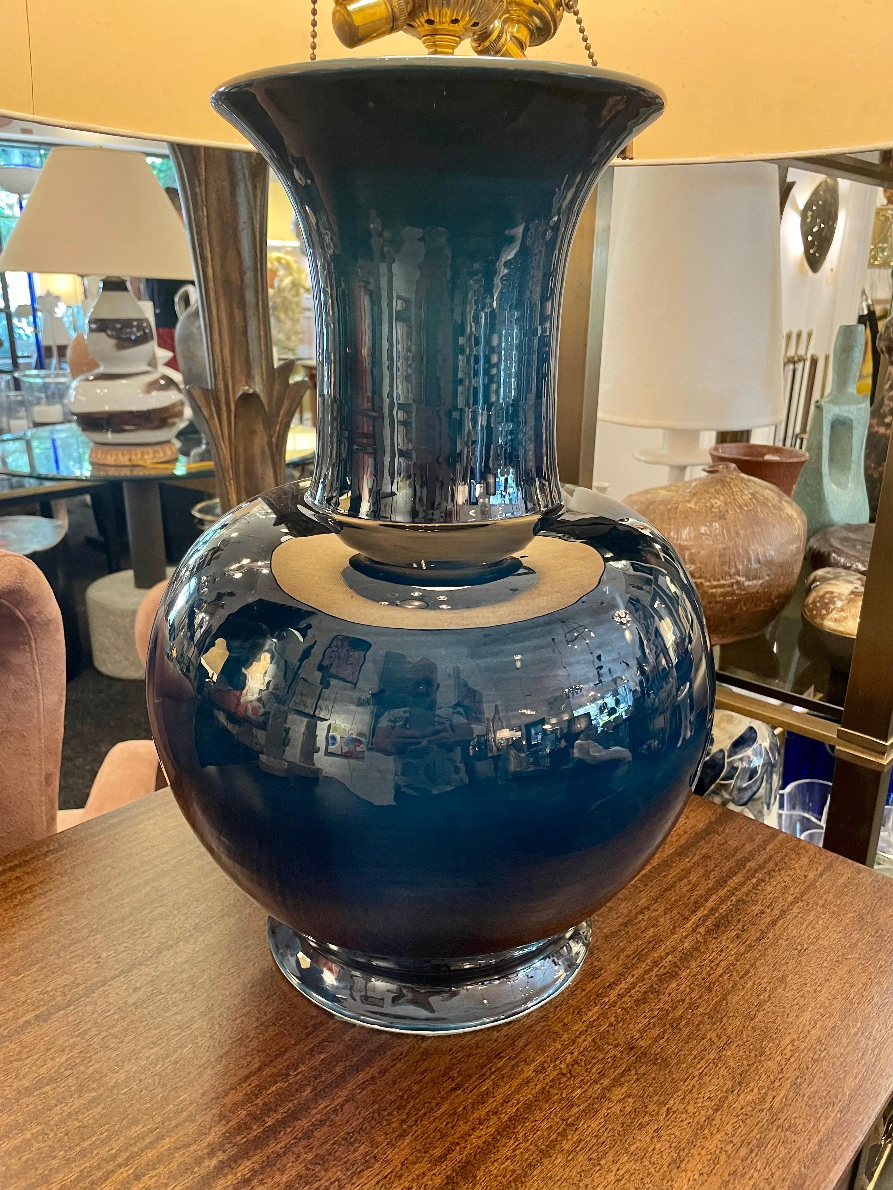 Lampe vintage Jean Roger en céramique émaillée bleue en vente 1