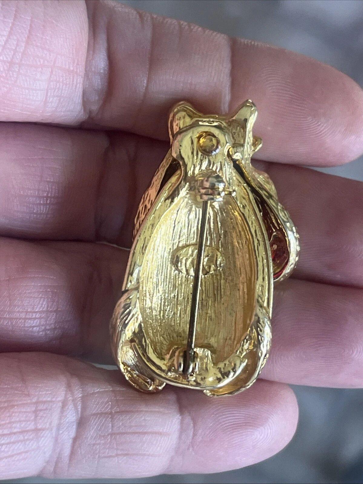 Vintage Jelly Belly Crystal Enamel Hippo Brooch Pin In Excellent Condition For Sale In Montreal, QC