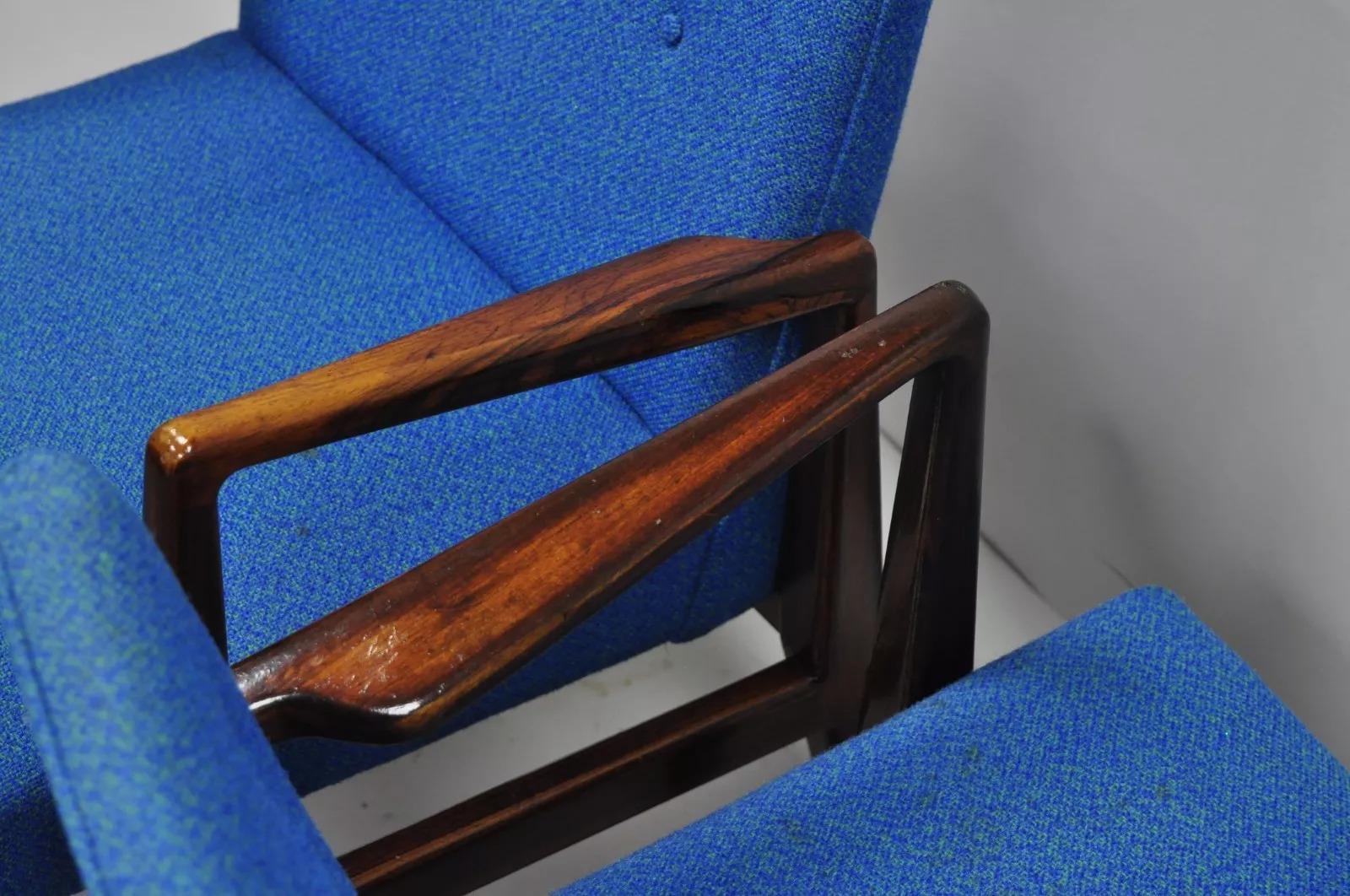 Vintage Jens Risom Rosewood Mid Century Modern Blue Fabric Lounge Chairs - Pair In Good Condition For Sale In Philadelphia, PA