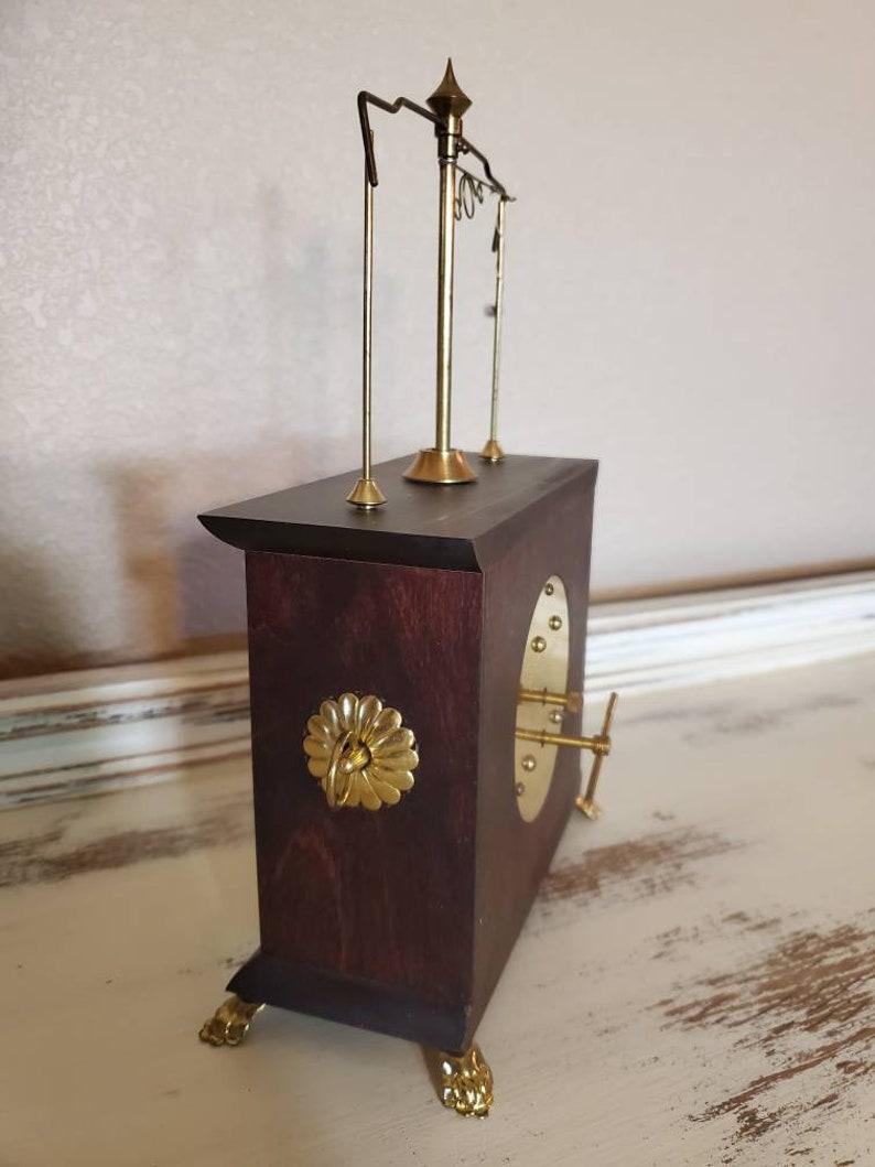 horolovar flying pendulum clock
