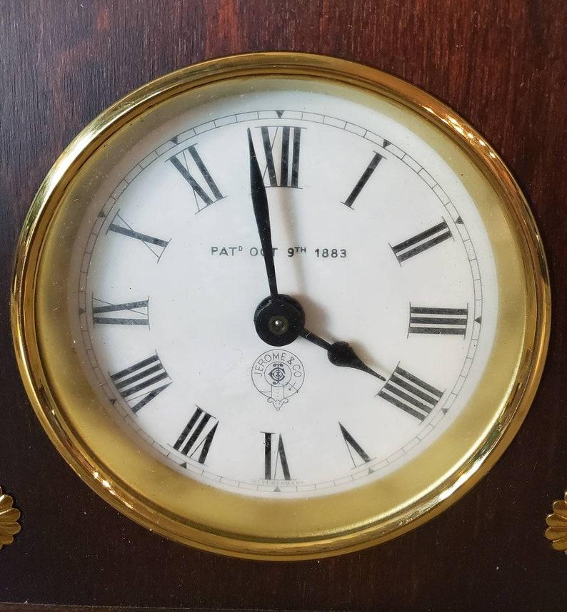 20th Century Vintage Jerome & Co. Horolovar Flying Pendulum Novelty Clock