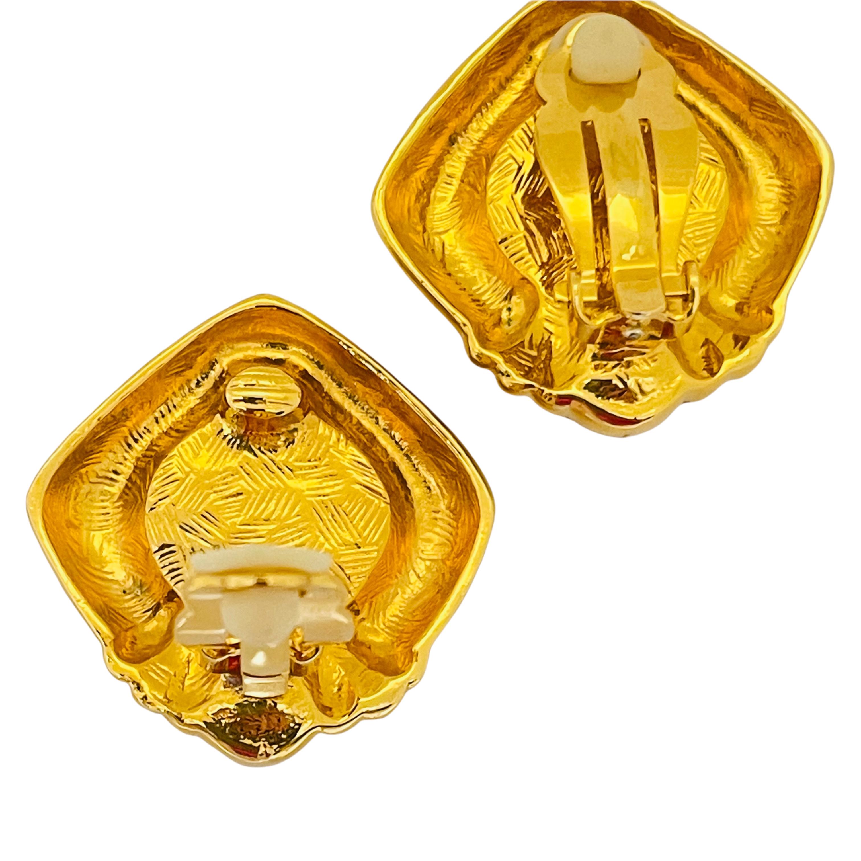 Women's Vintage JESARA gold coin lion pearl designer runway clip on earrings For Sale