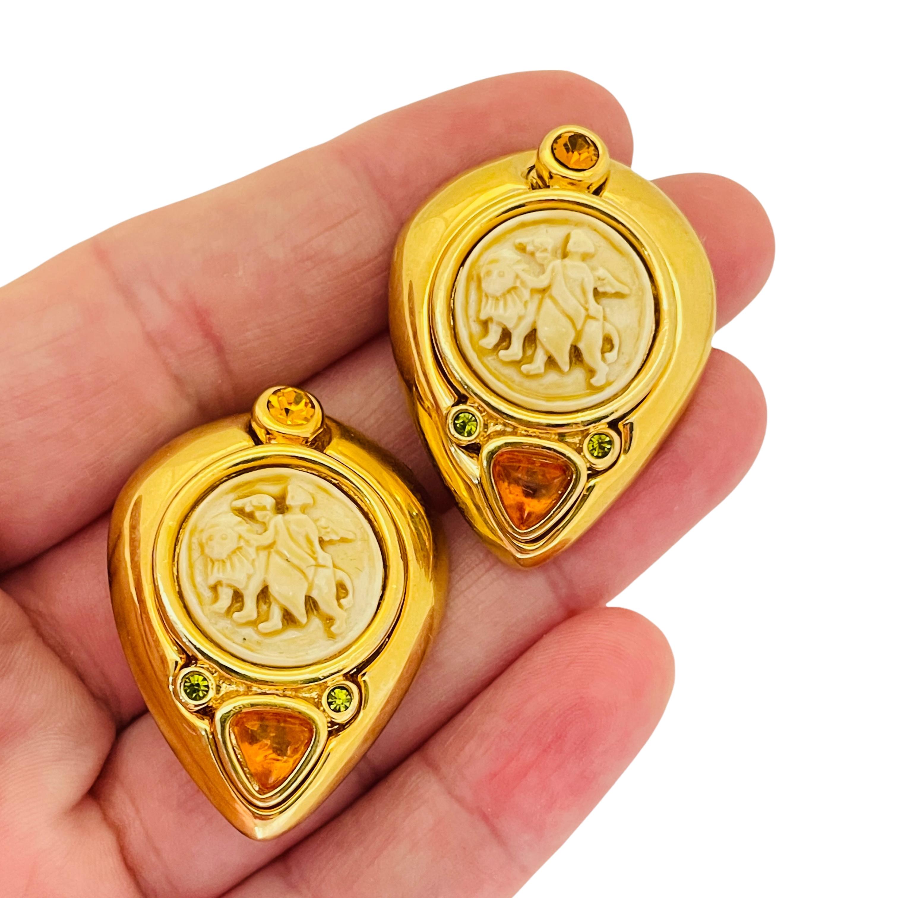 Women's Vintage JESARA gold glass lion designer runway clip on earrings For Sale