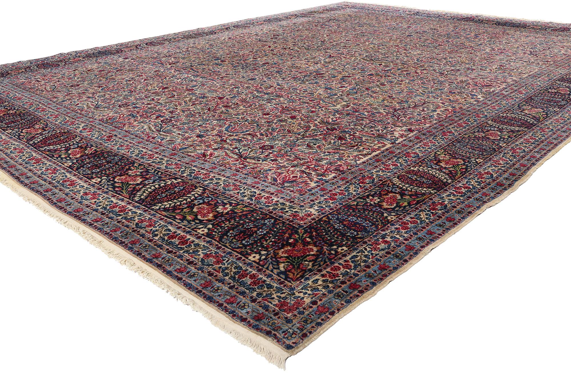 90015 Tapis persan vintage Lavar Kerman, 11'02 x 14'05. Ce tapis persan vintage Lavar Kerman en laine nouée à la main est l'incarnation d'une sophistication élégante. Il présente un motif botanique qui captive les sens. Le champ beige neutre