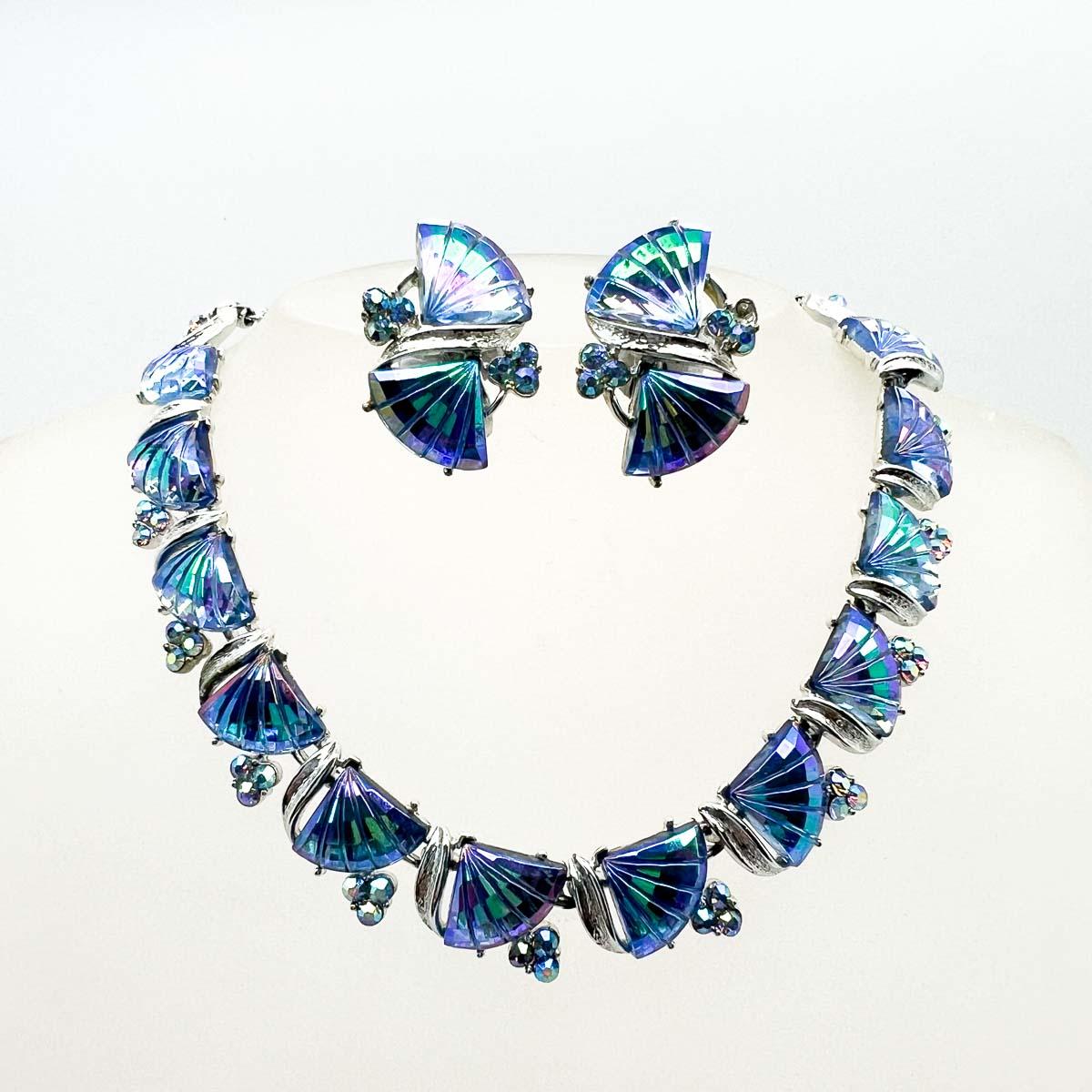 Vintage Jewelcraft Regenbogenglas-Blumen-Halskette & Ohrringe 1950er Jahre Damen im Angebot