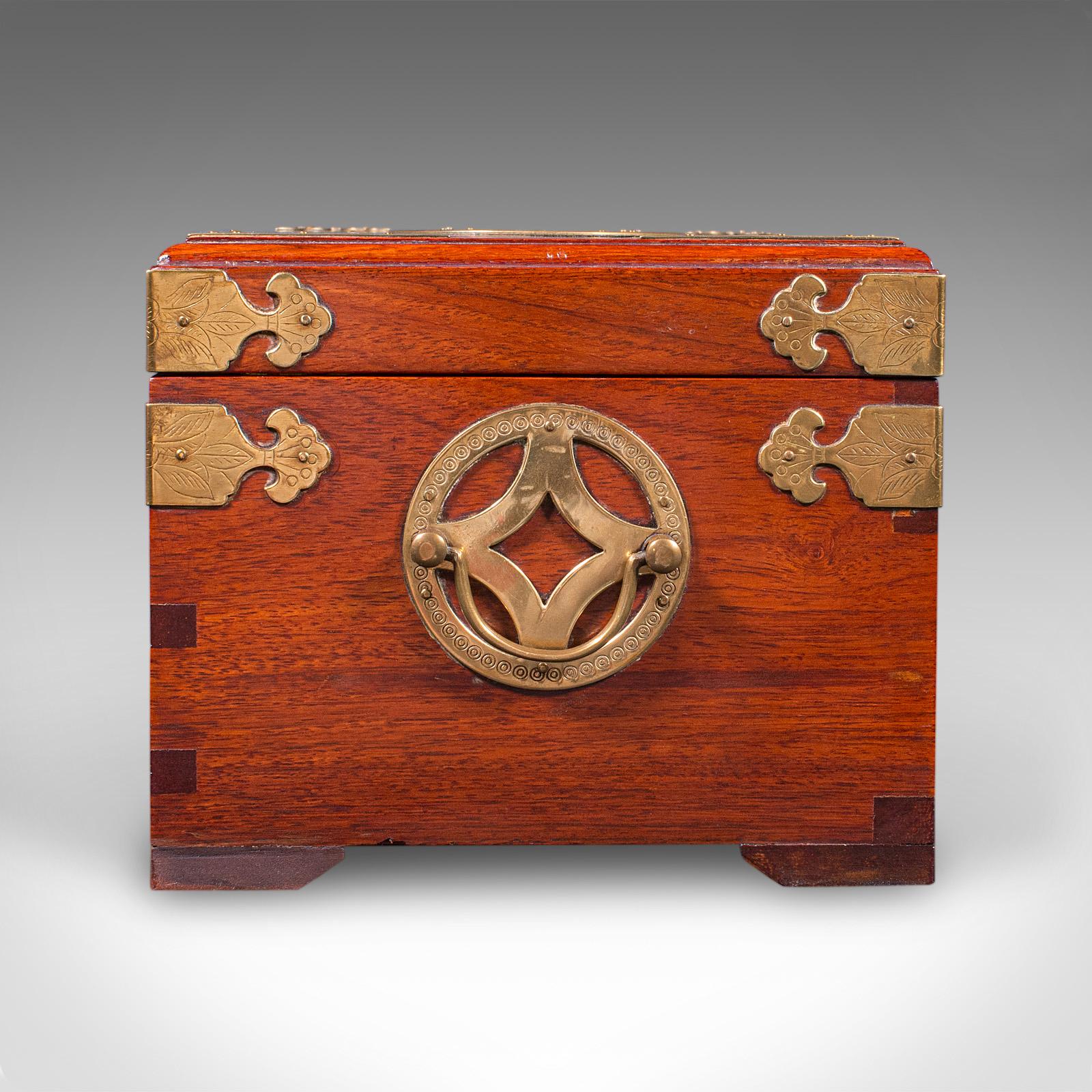 Chinese Export Vintage Jewellery Box, Oriental, Dressing Table Keepsake Case, Circa 1970 For Sale