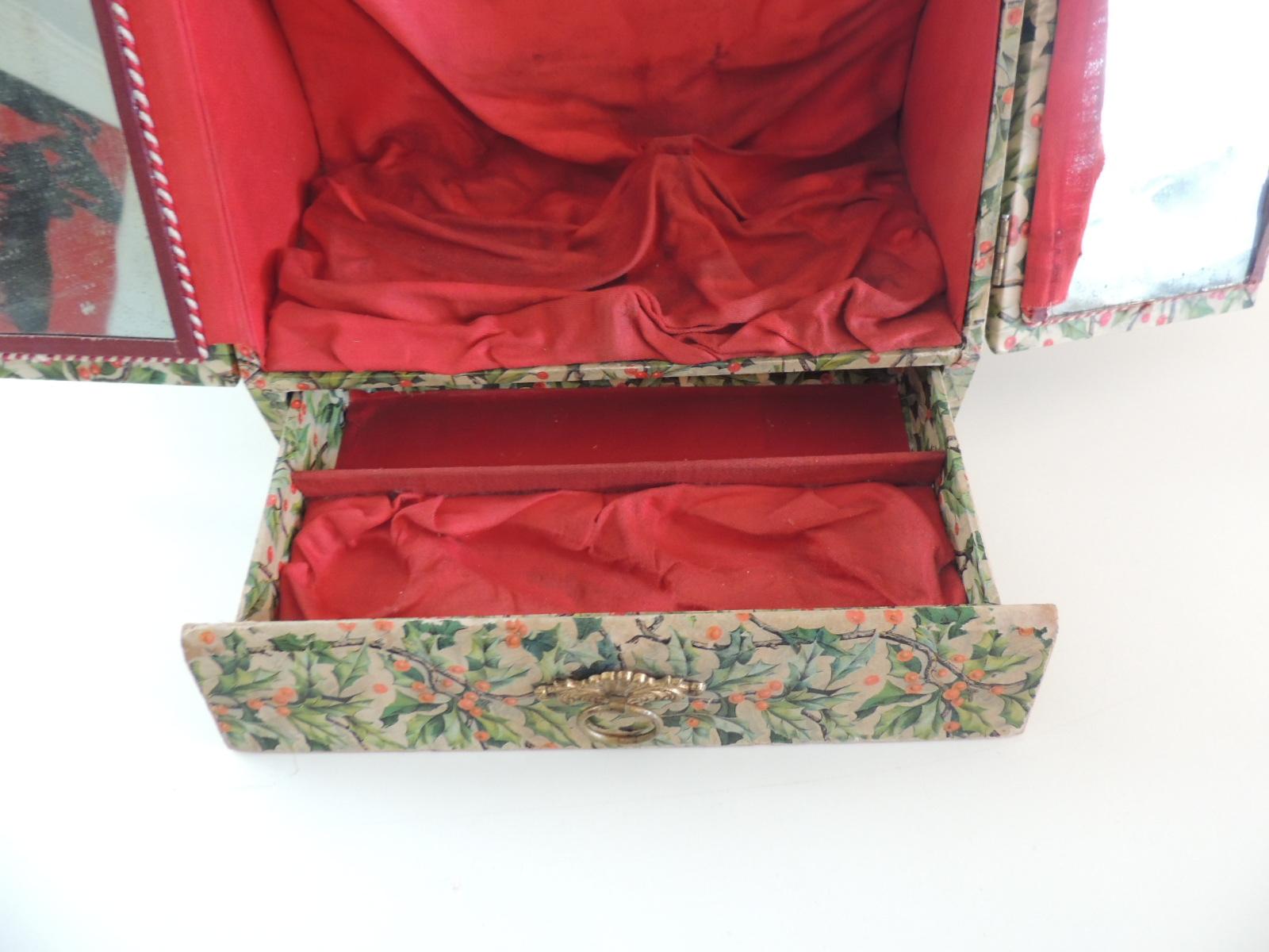 Vintage Jewelry Box Cover in Holly Pattern Paper In Fair Condition In Oakland Park, FL
