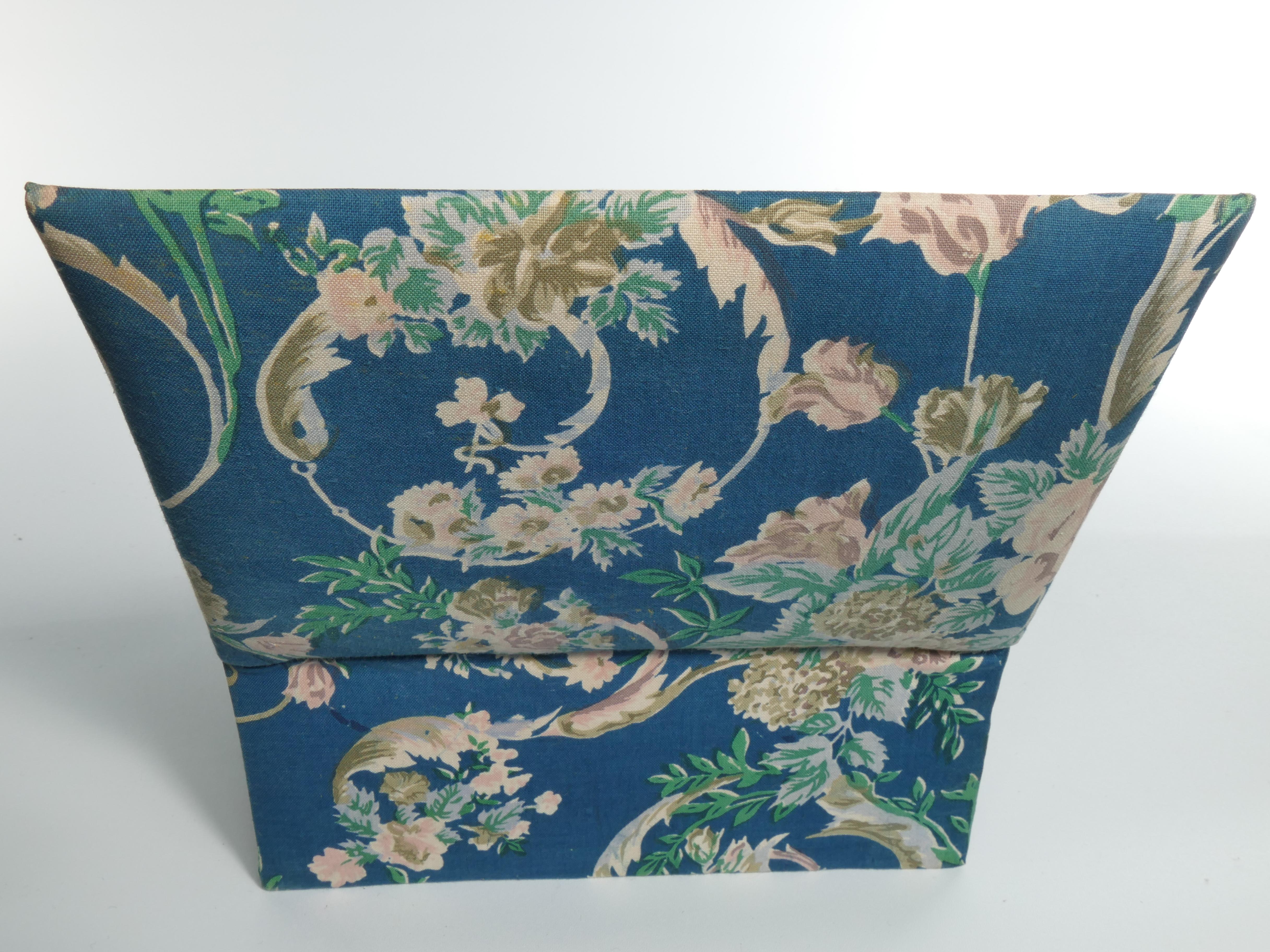 Vintage Jewelry Box in Blue Textile With Floral Motifs For Sale 8