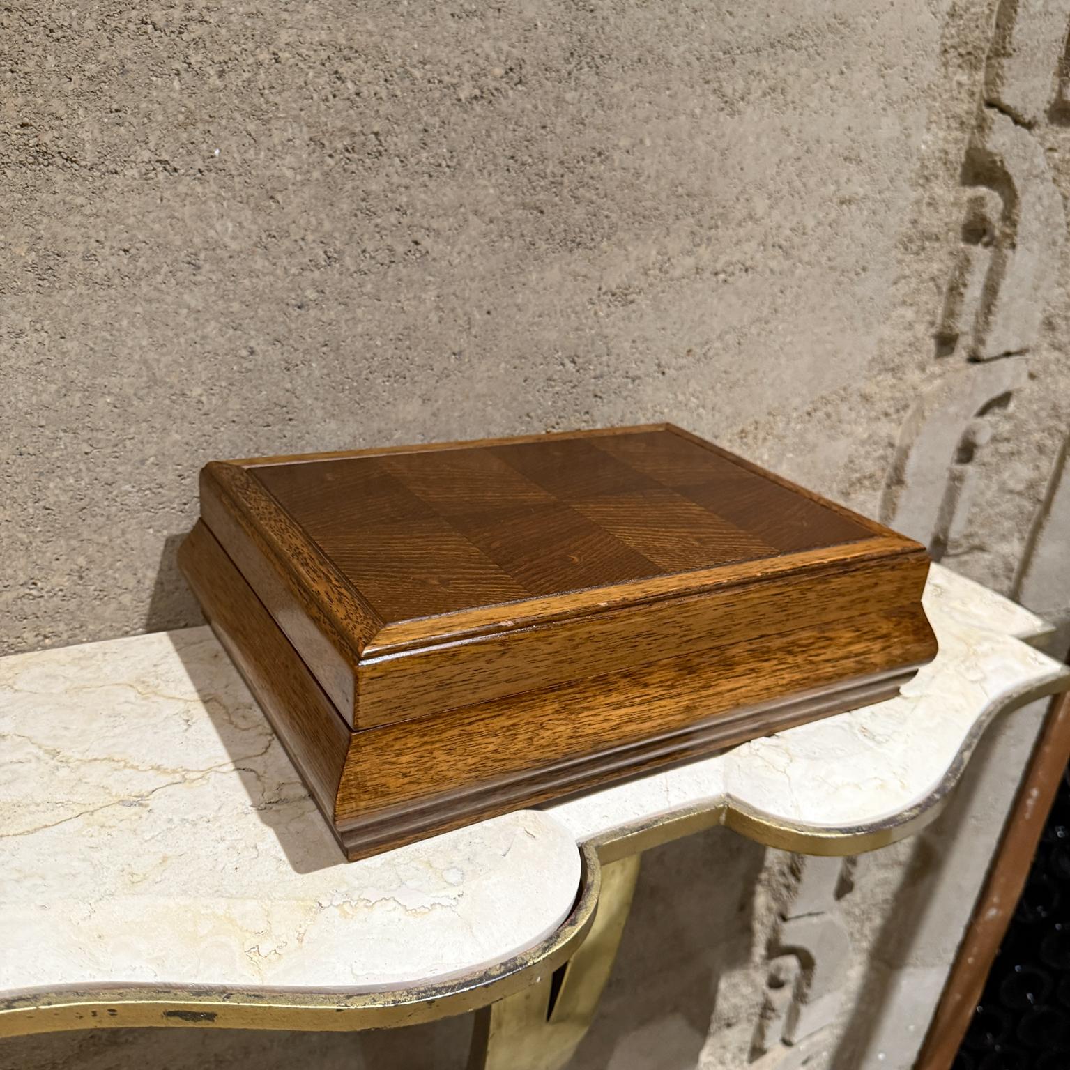 Vintage Jewerly Wood Box In Good Condition For Sale In Chula Vista, CA