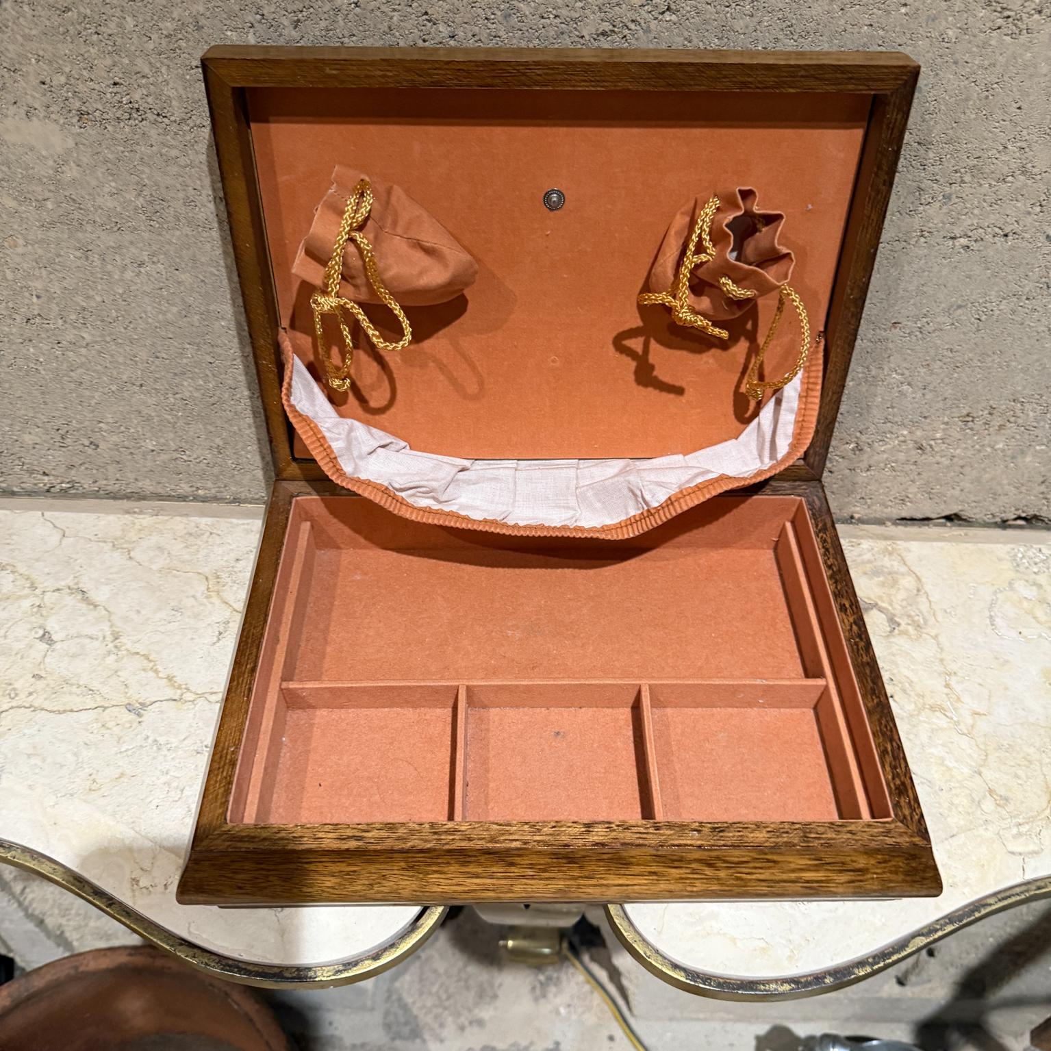 Vintage Jewerly Wood Box For Sale 3