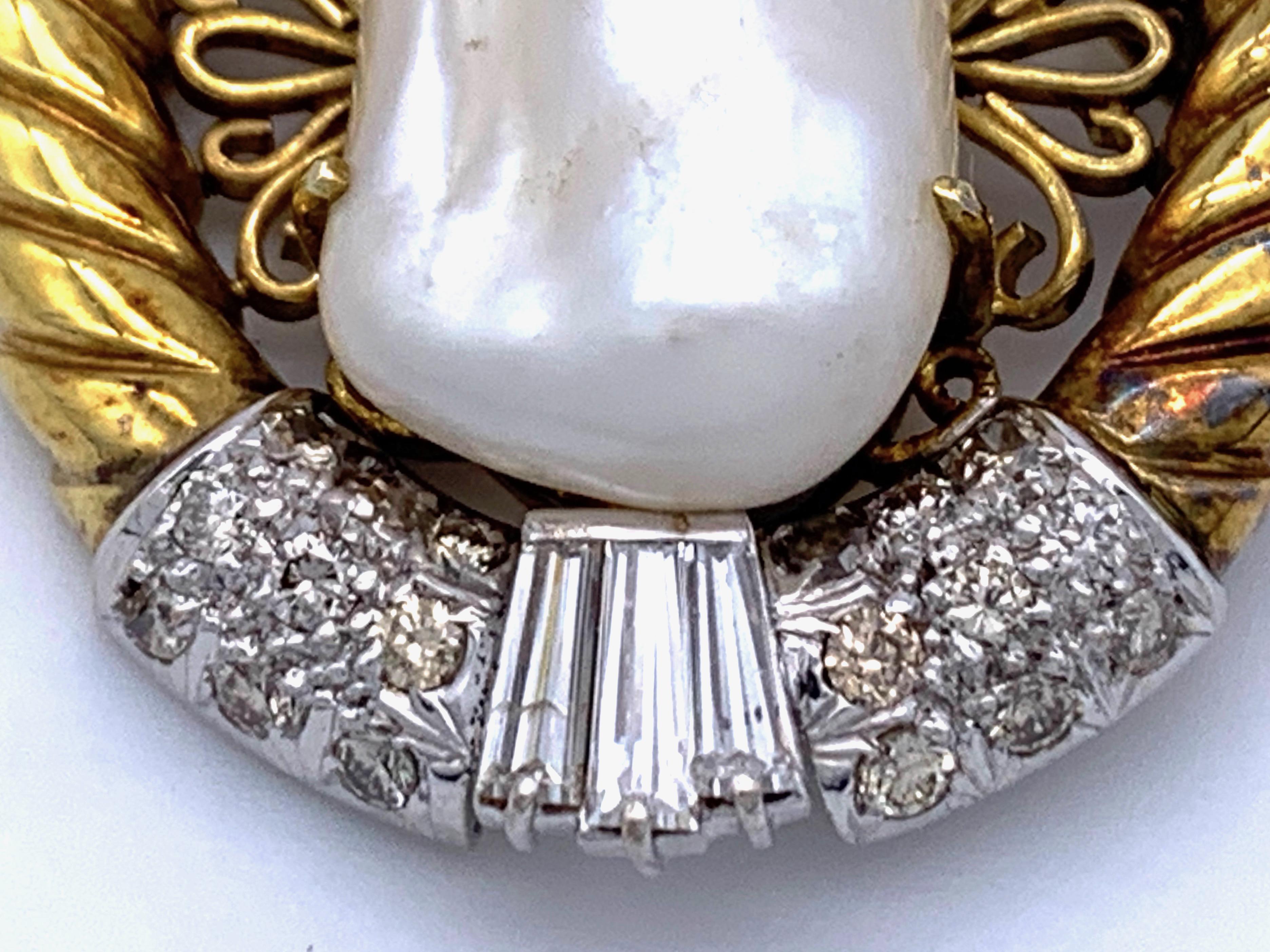 Vintage JIMMY Keshi Pearl Pendant Brooch Baguette Diamonds 14 Karat Gold For Sale 2