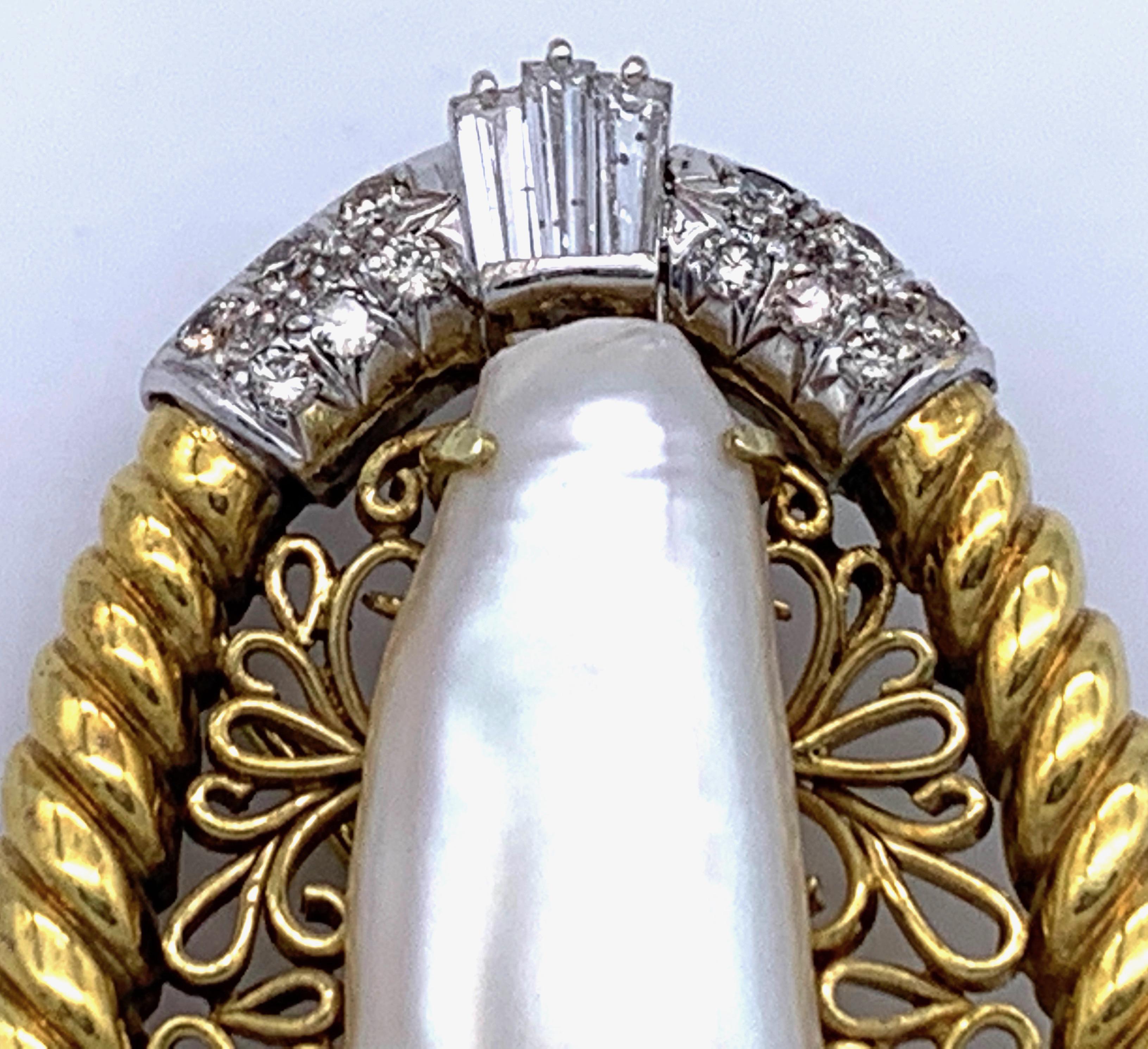 Vintage JIMMY Keshi Pearl Pendant Brooch Baguette Diamonds 14 Karat Gold For Sale 3