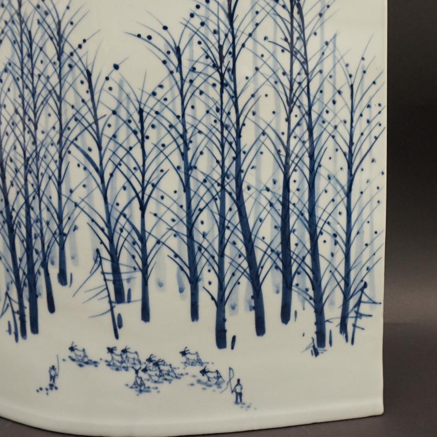Vintage Jingdezhen Kikokorozashi Yusaku Vase with Superb Landscape with Farmer For Sale 6