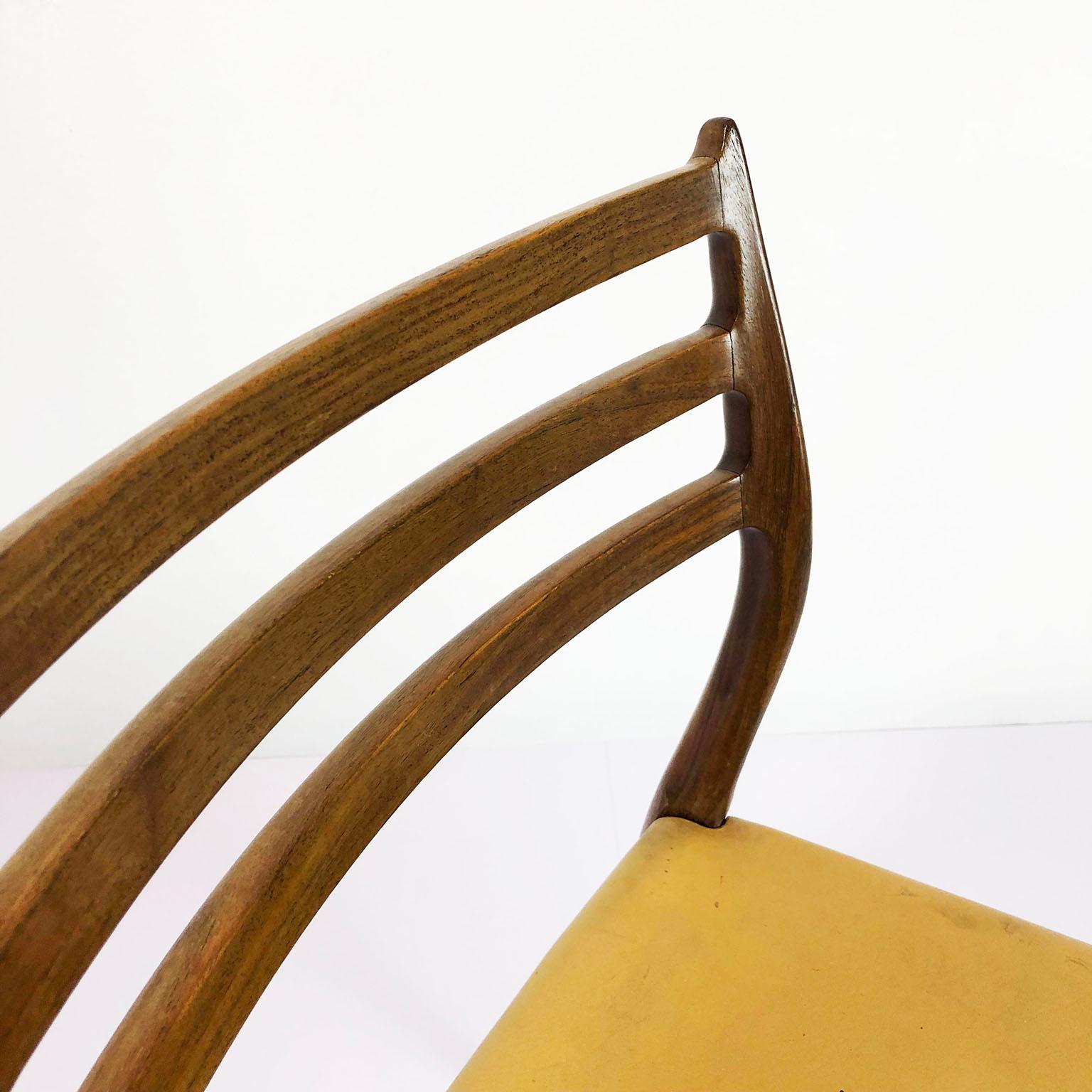 Scandinave moderne Vintage J.L. Moller Président. en vente