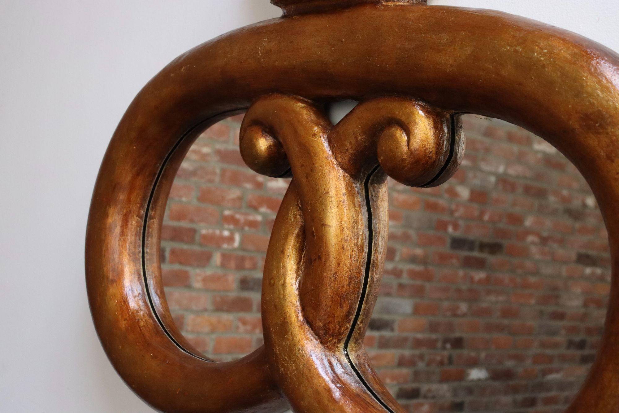 Panneau de commerce de Bakery vintage peint en composite Pretzel and Crown Mirrored Jo Mead en vente 3