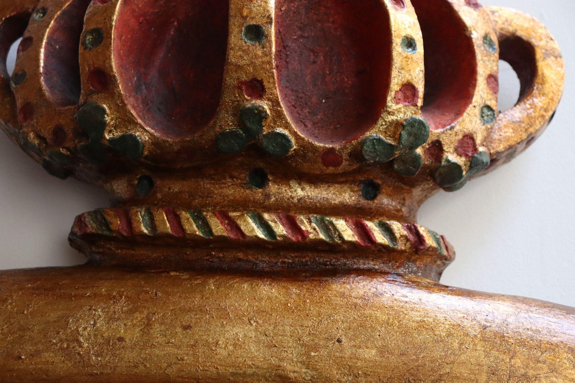 Panneau de commerce de Bakery vintage peint en composite Pretzel and Crown Mirrored Jo Mead en vente 1