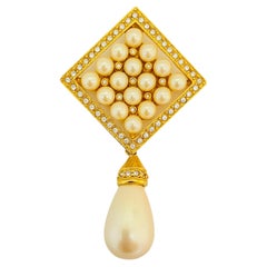 Vintage JOAN RIVERS gold rhinestone dangle pearl designer runway brooch necklace