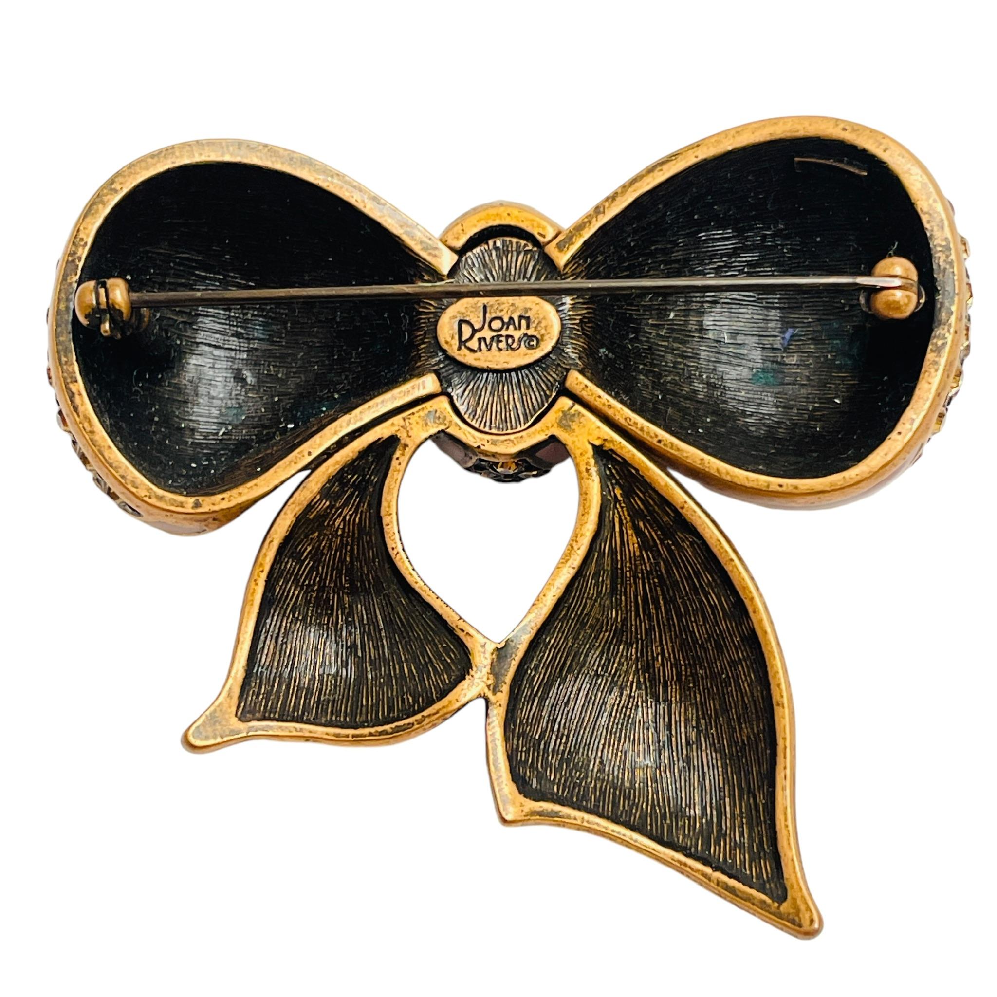 Vintage JOAN RIVERS signed gold rhinestone massive bow designer brooch In Good Condition For Sale In Palos Hills, IL