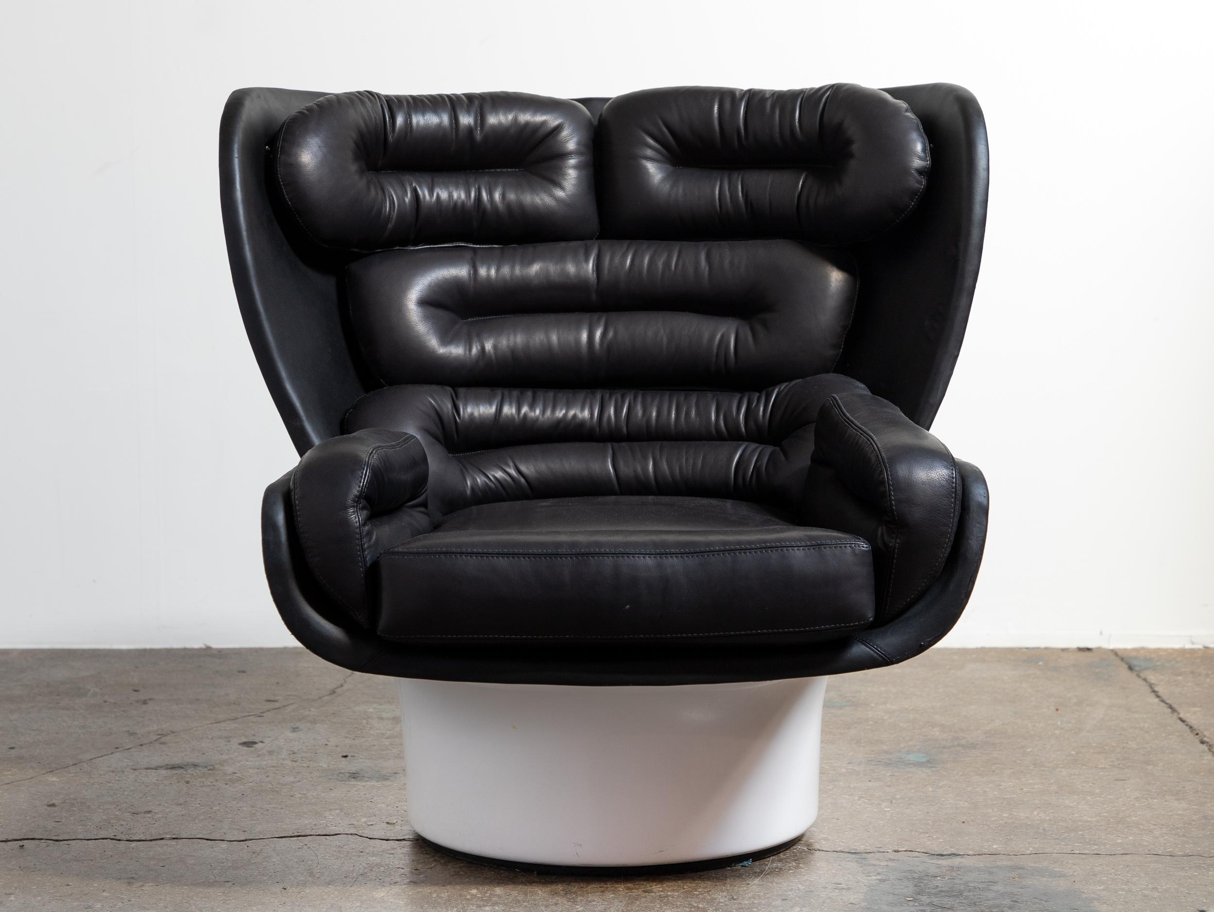 Original Elda Chair, designed by Joe Colombo and manufactured by Comfort Fratelli Longhi. The Elda Chair’s futuristic design reflects Colombo’s interest in space exploration and modern technology. It features a high, wraparound back and armrests