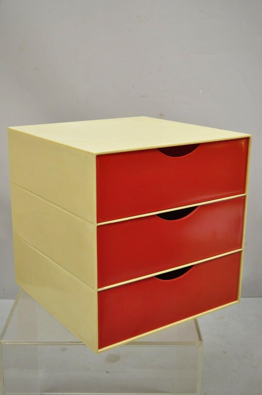 Vintage Joe Colombo Palaset style plastic red 3 drawer cube (A). Item features 3 sliding drawers, molded plastic construction, unmarked, in the style of Joe Colombo, very nice vintage item, clean modernist lines. Listing is for one piece. Second