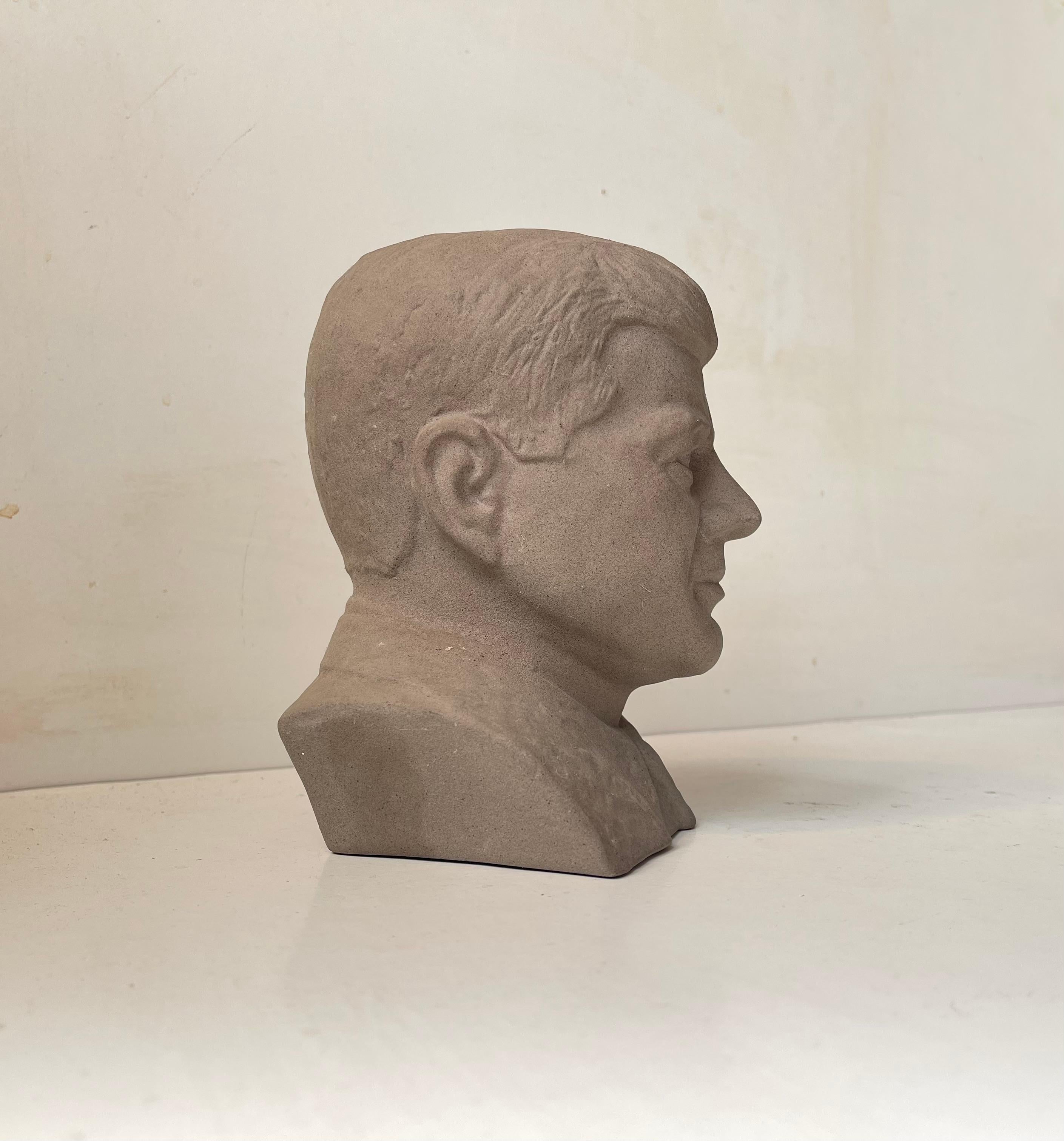 Busto antiguo de John F. Kennedy en cerámica, 1980 Escandinavo moderno en venta