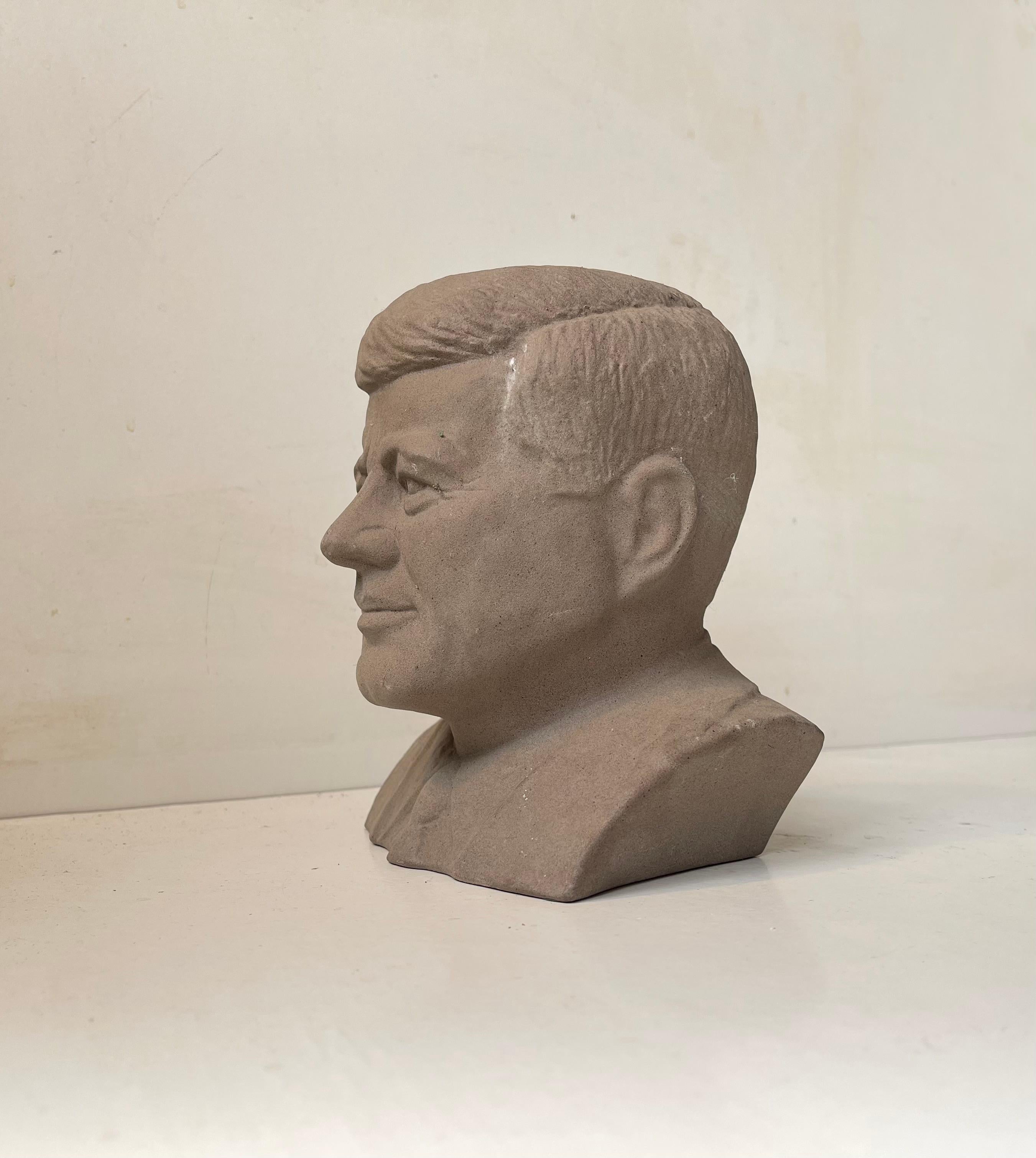 Busto antiguo de John F. Kennedy en cerámica, 1980 Danés en venta