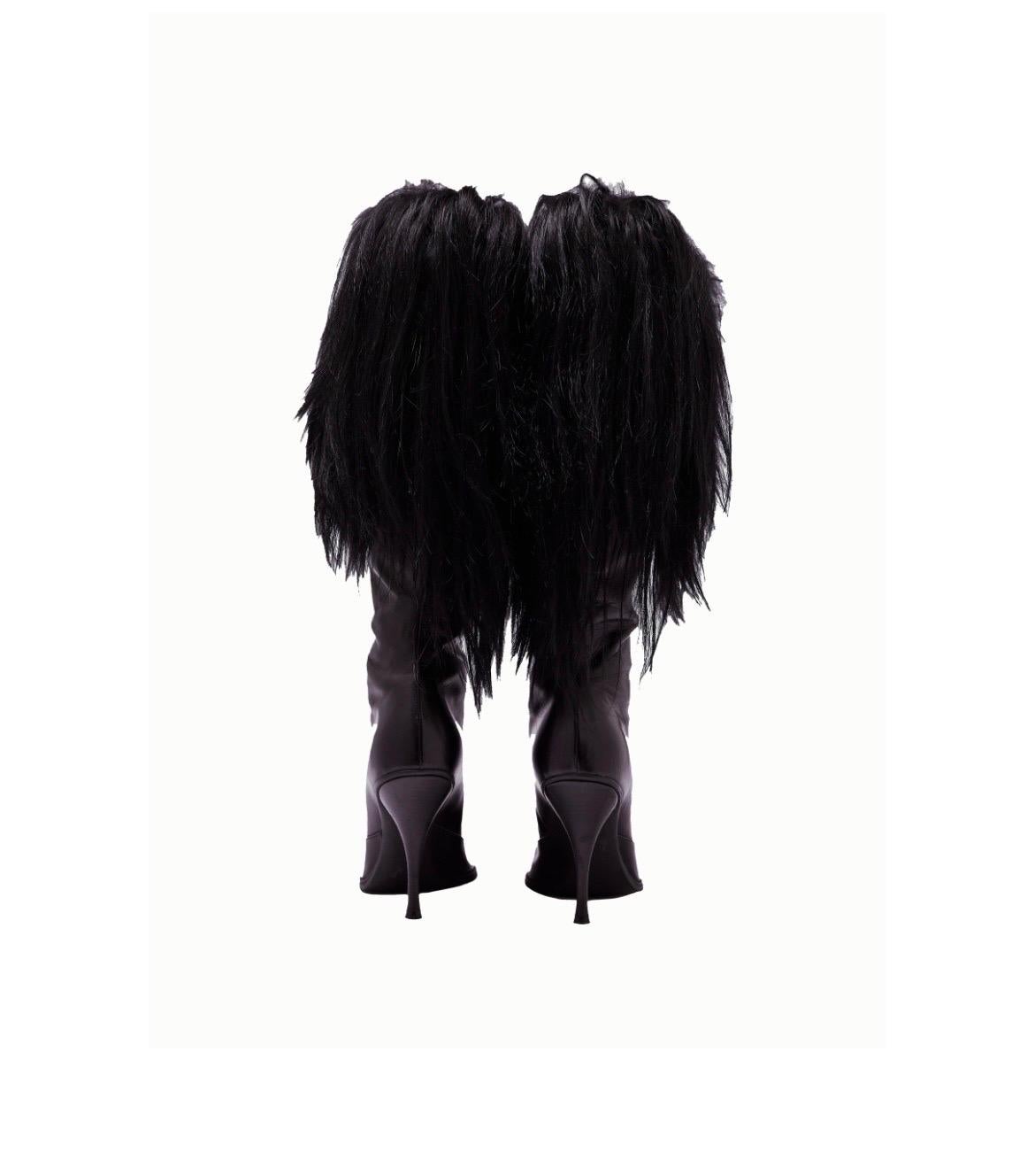 Nero John Galliano for Christian Dior d'epoca Stivali in pelle nera con pelliccia di yak in vendita