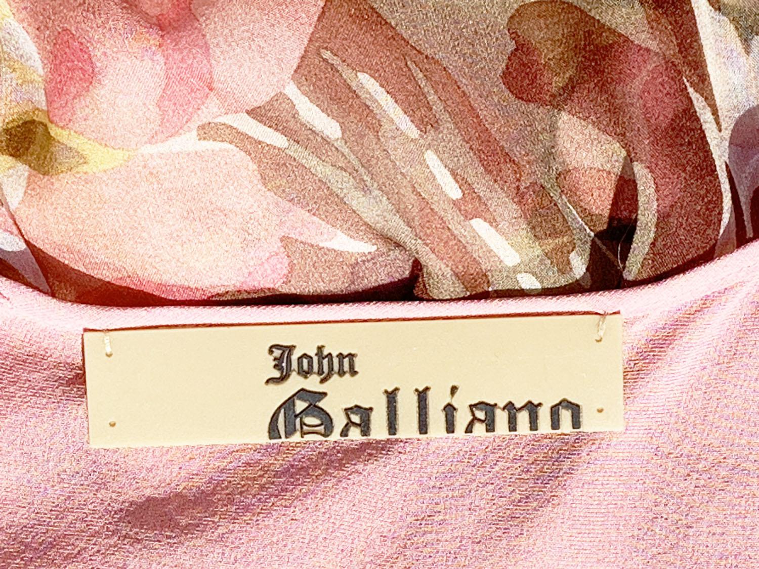 John Galliano - Robe plissée en soie à imprimé floral, française, taille 36 - US 4 en vente 7