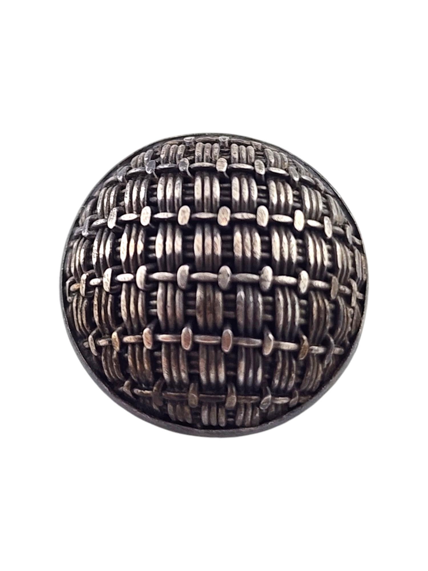 Vintage John Hardy Sterling Silver Set of 2 Basket Weave Buttons #19089 In Good Condition For Sale In Washington Depot, CT
