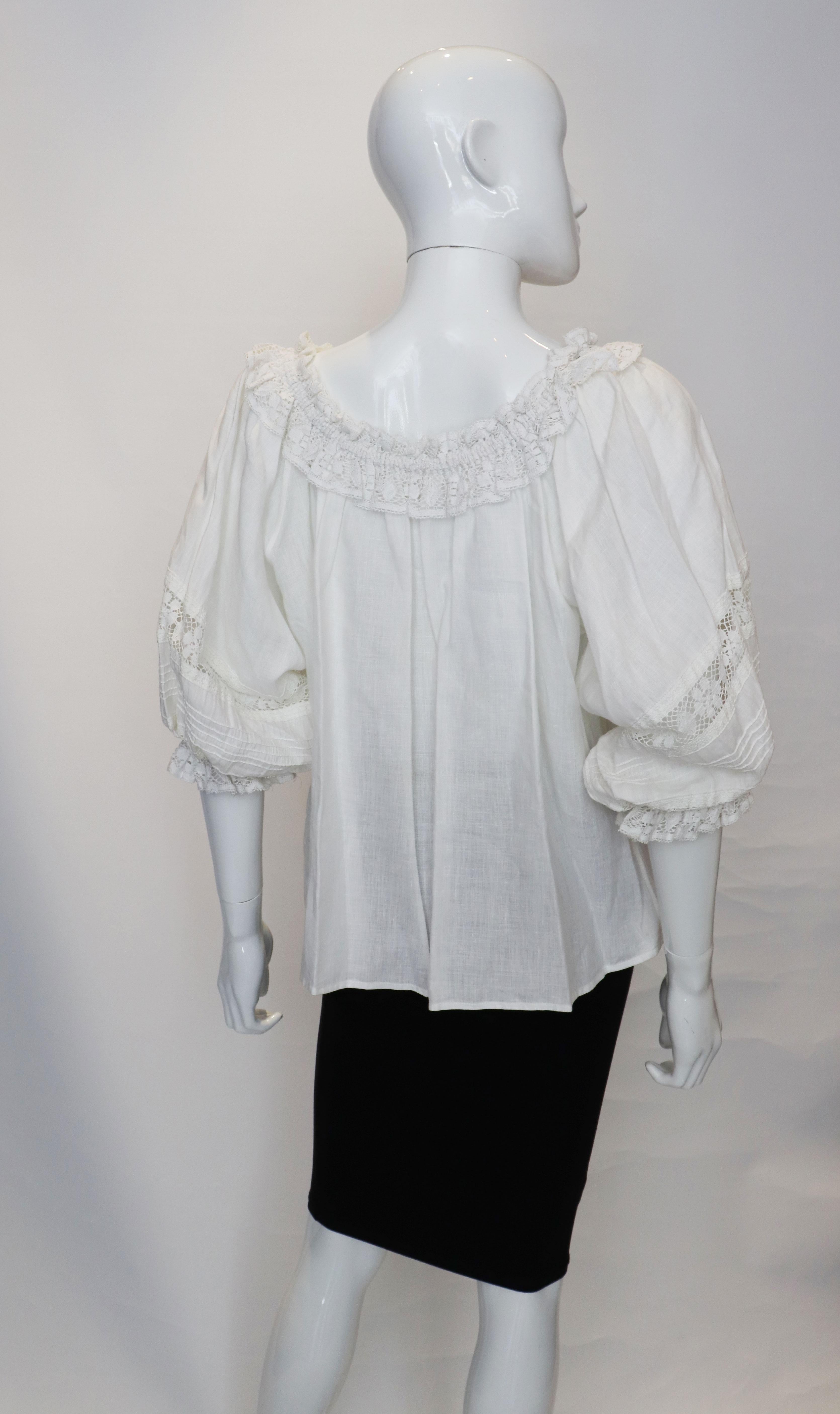 Vintage John Radaelli Linen and Lace Top In Good Condition In London, GB