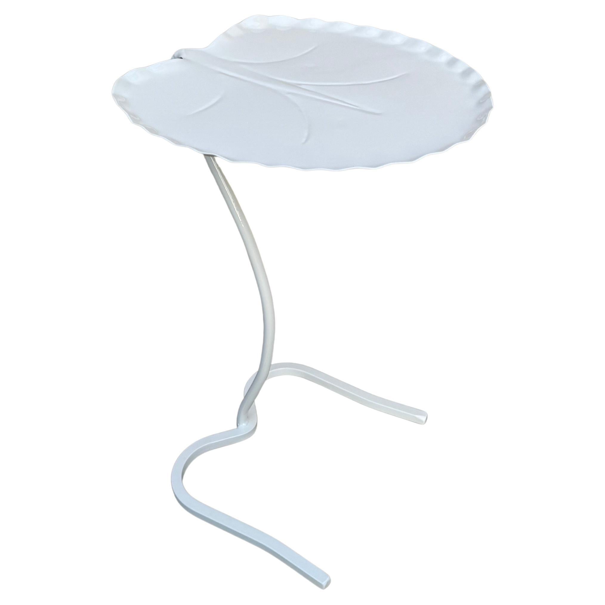 Mesa auxiliar vintage John Salterini con forma de hoja de azucena en venta