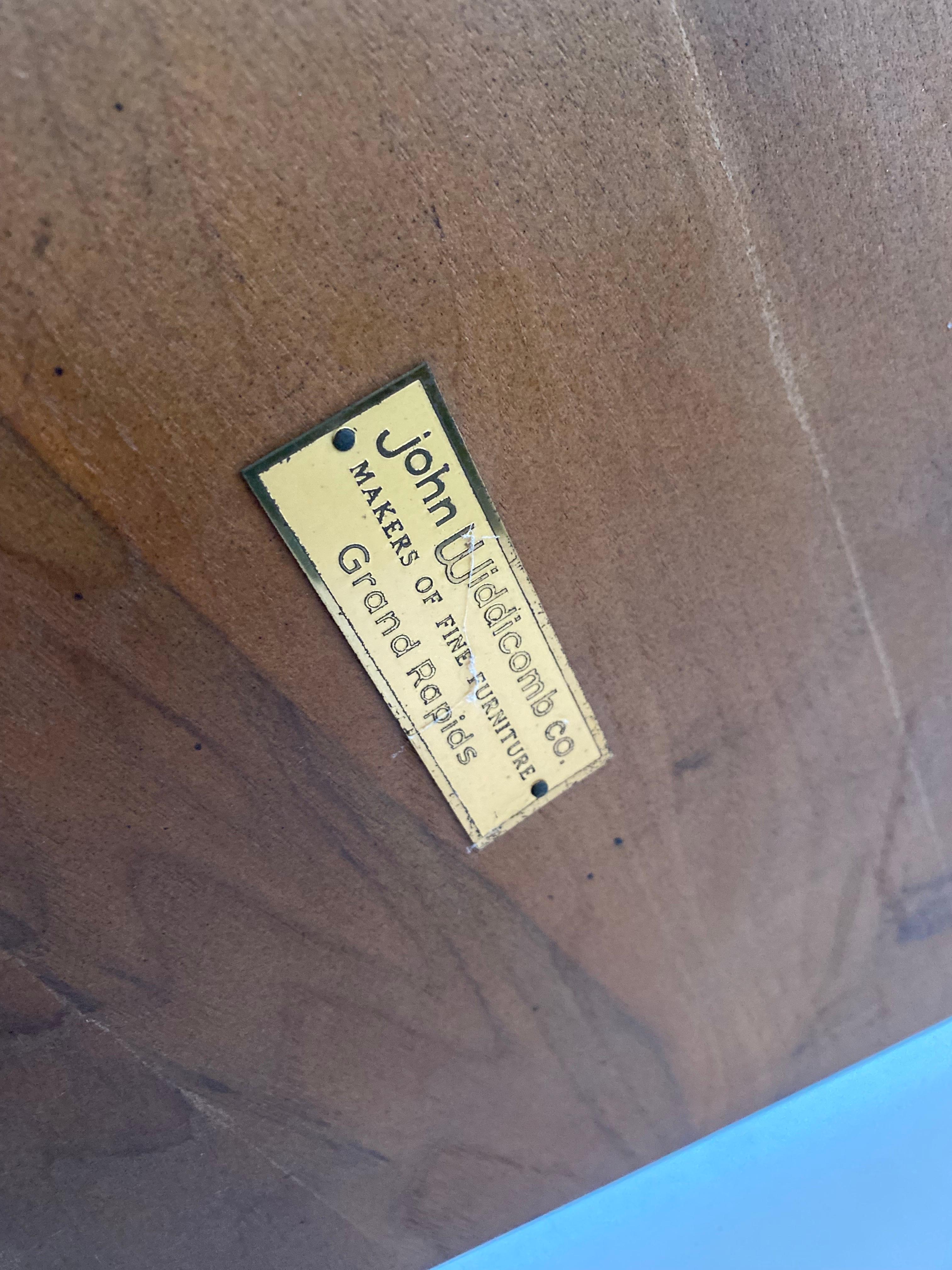 Vintage John Widdicomb 2 Tier Drop Leaf Walnut Bookmatched Top Accent Table For Sale 3