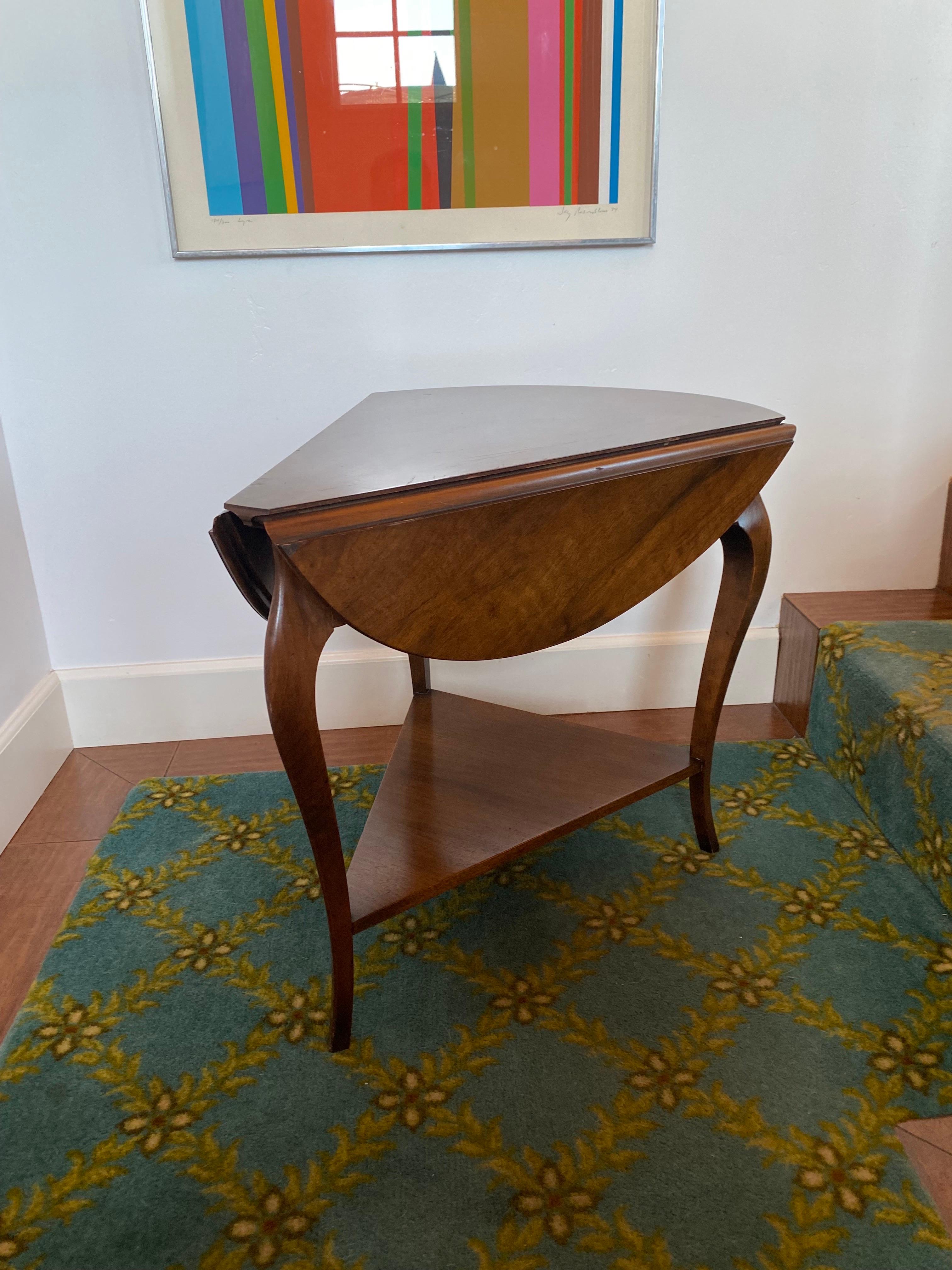 Mid-20th Century Vintage John Widdicomb 2 Tier Drop Leaf Walnut Bookmatched Top Accent Table For Sale