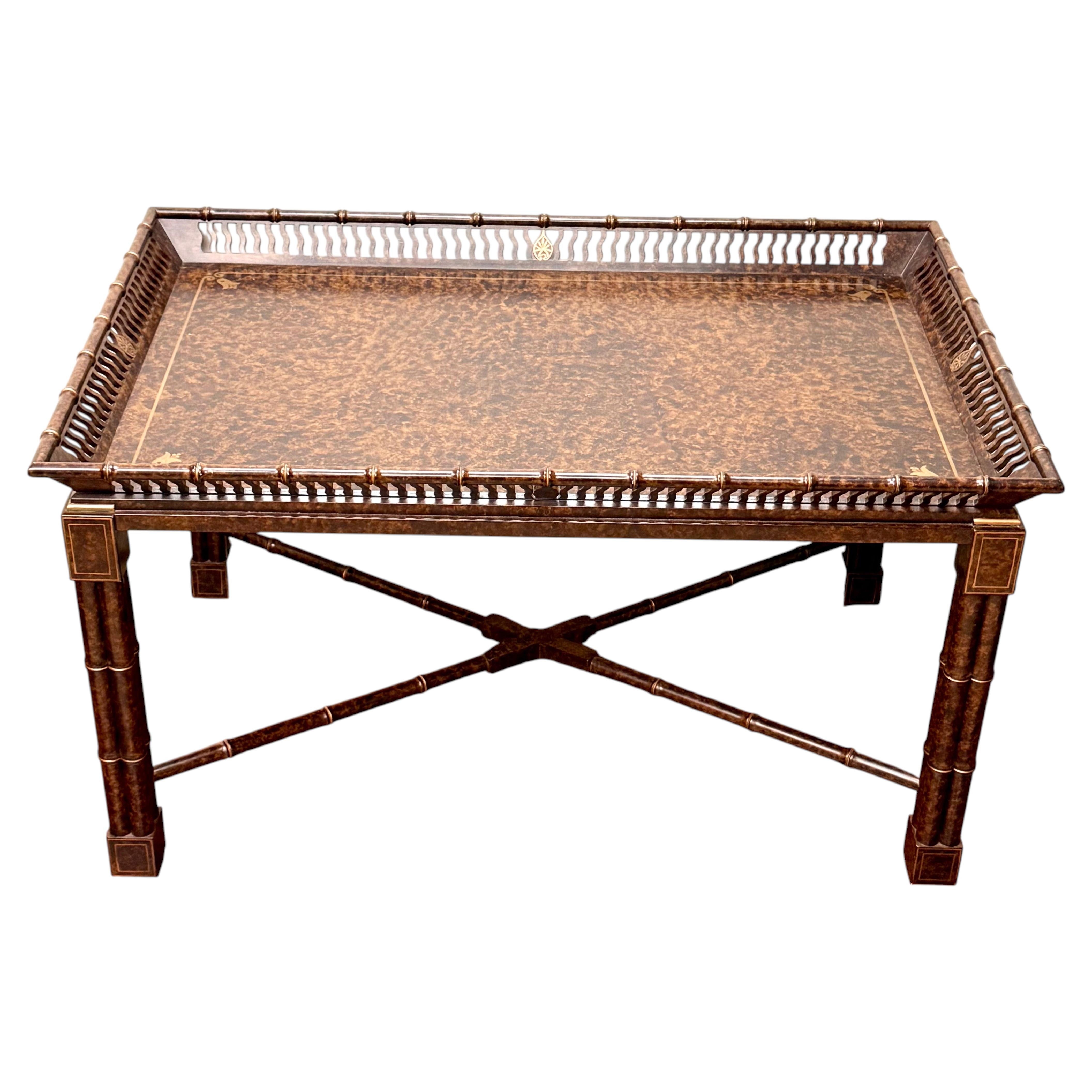 Table basse vintage John Widdicomb, signée Mario Buatta, imitation écaille en vente
