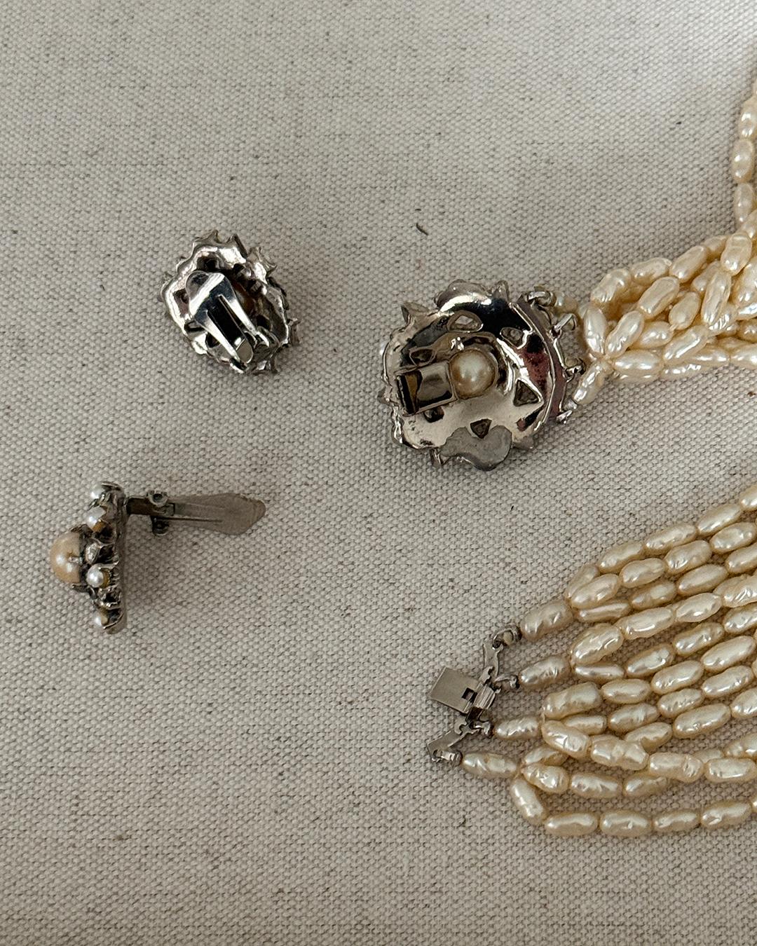 Vintage Jolie Gabor Perlen- und Kristall-Halskette + Ohrringe Parure im Angebot 7