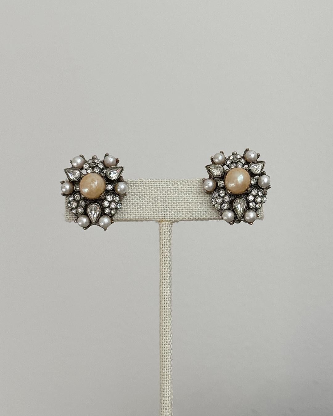 Vintage Jolie Gabor Perlen- und Kristall-Halskette + Ohrringe Parure im Angebot 2