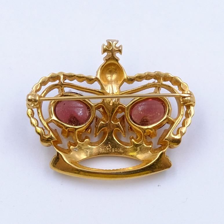 Vintage JOMAZ Crown Brooch With Cabochons and Rhinestones 1950's In Good Condition In Austin, TX