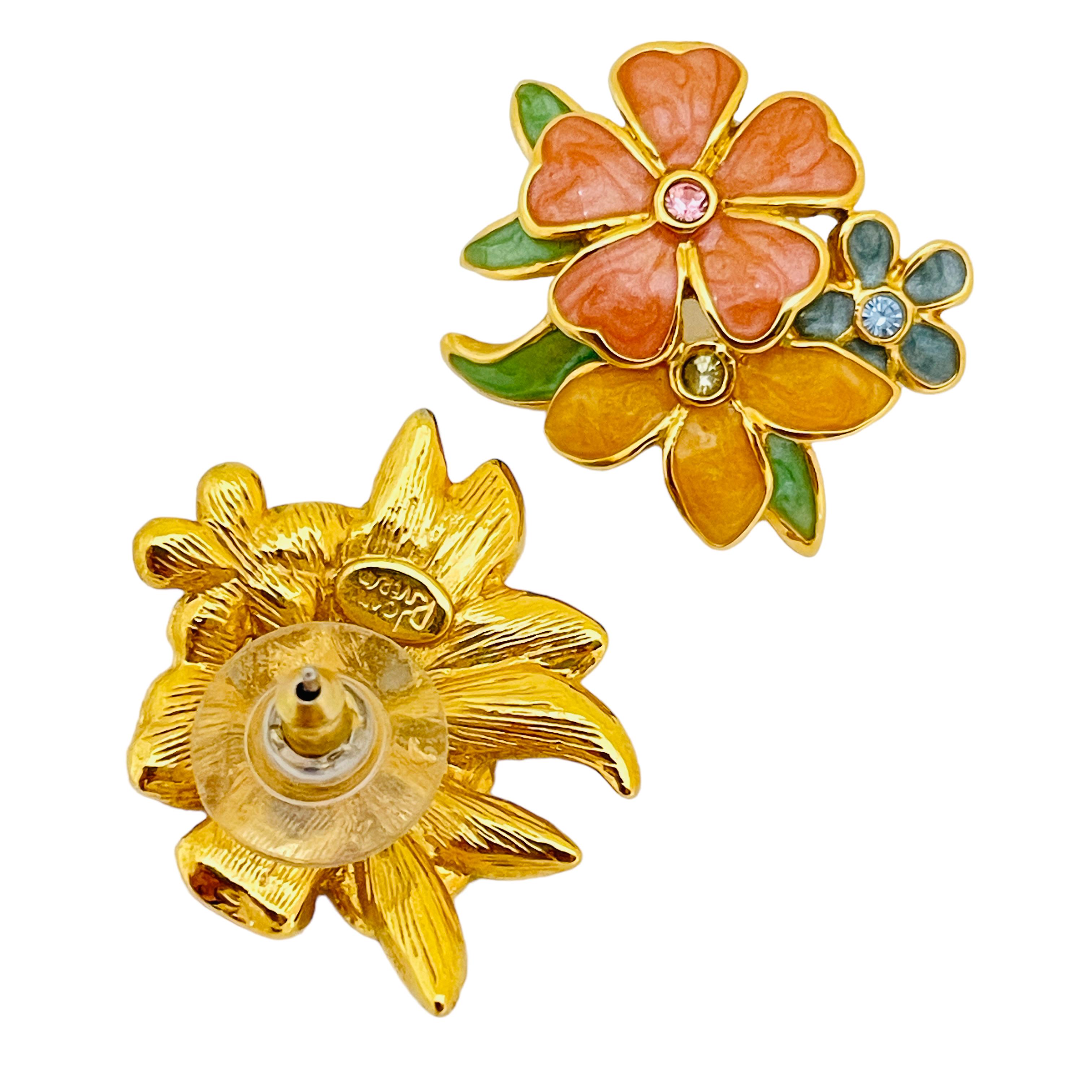 Vintage JON RIVERS flower gold designer runway earrings  In Excellent Condition For Sale In Palos Hills, IL
