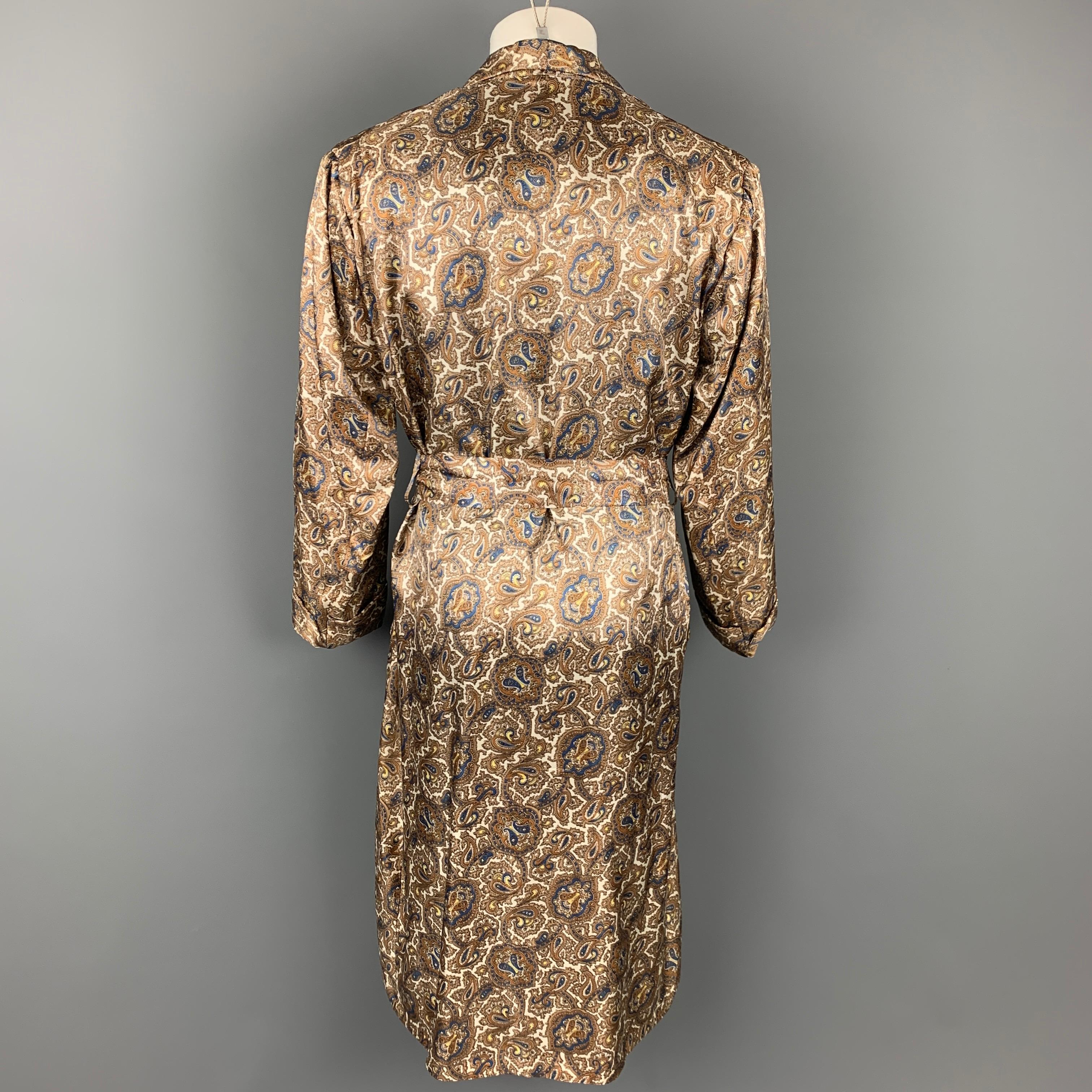 Vintage JORDAN MARSH Size M Taupe & White Paisley Silk Belted Robe In Good Condition In San Francisco, CA