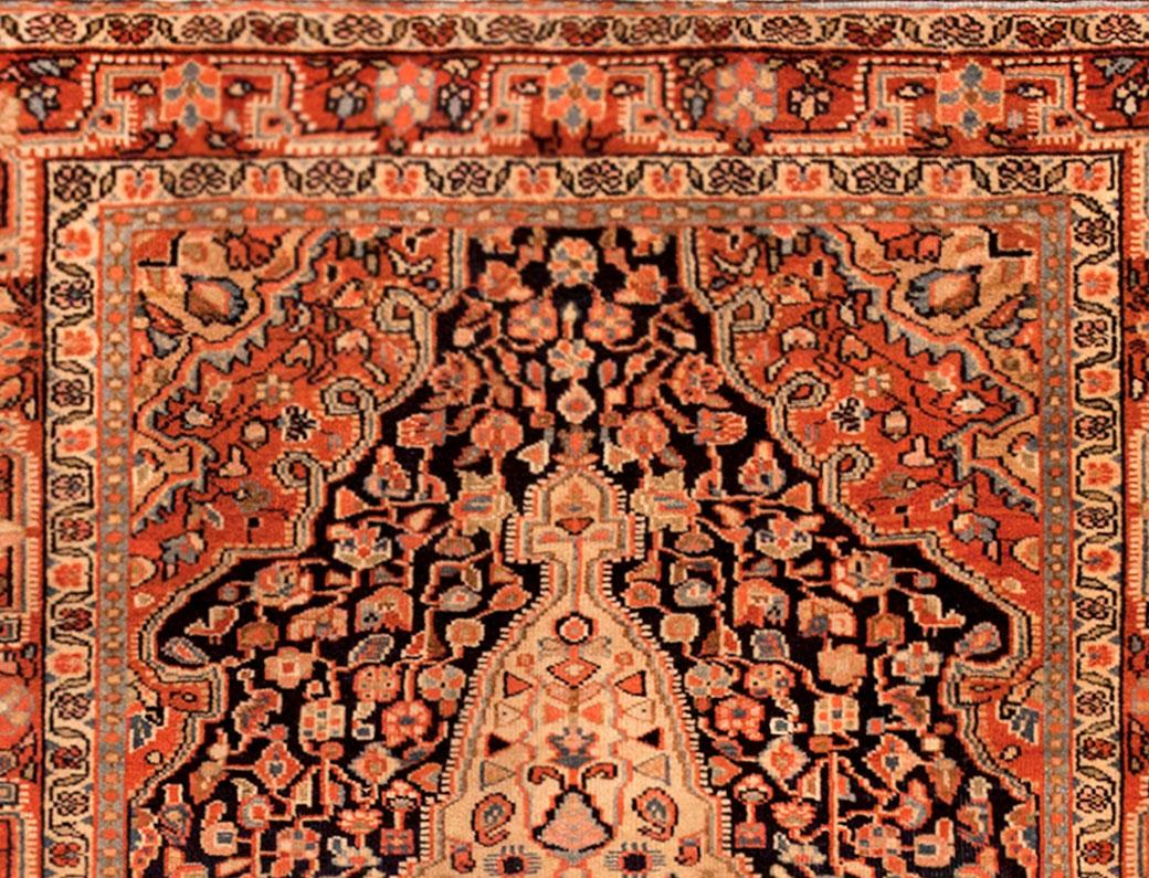 Vintage Josan Sarouk Oriental Rug, in Small Size, with Central Medallion In Good Condition For Sale In New York, NY