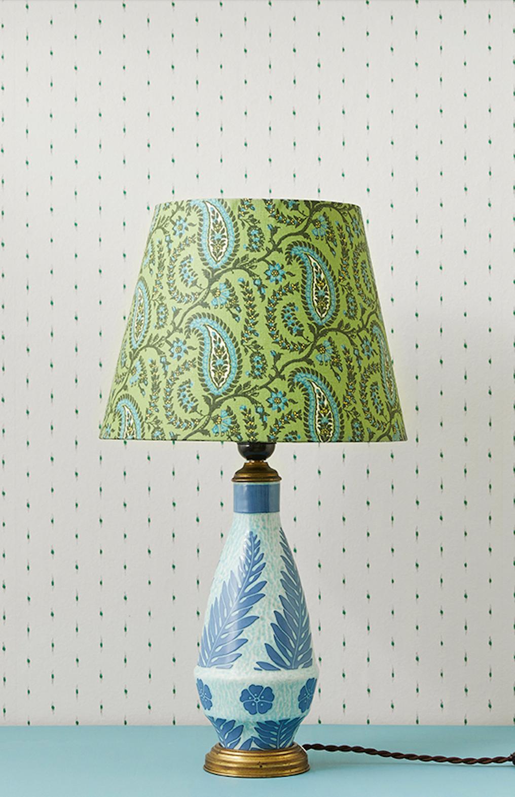 Josef Ekberg
Sweden, early 19th Century

Ceramic table lamp with customised shade by The Apartment.

H 56 x Ø 28 cm
