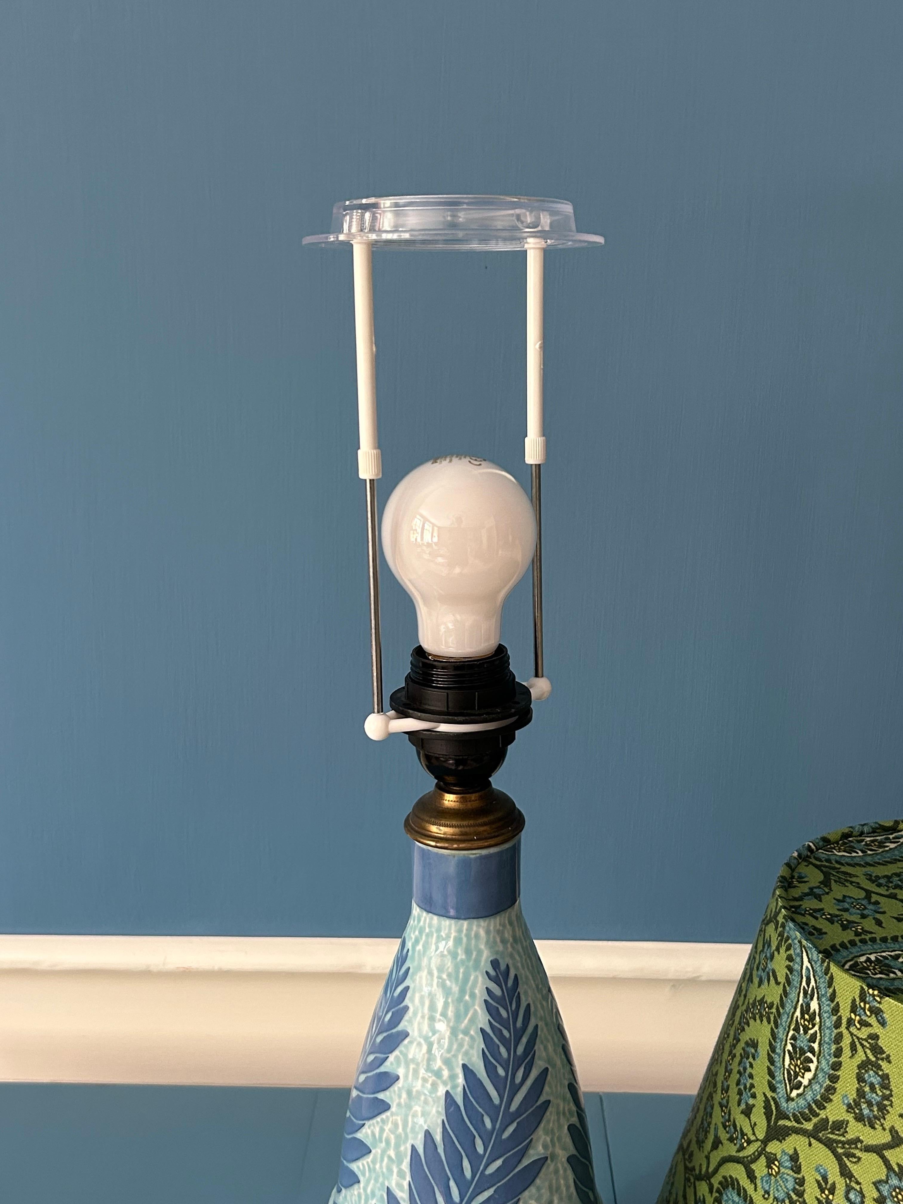 Lampe de table vintage en céramique Josef Ekberg avec abat-jour vert, Suède, 20e siècle en vente 2