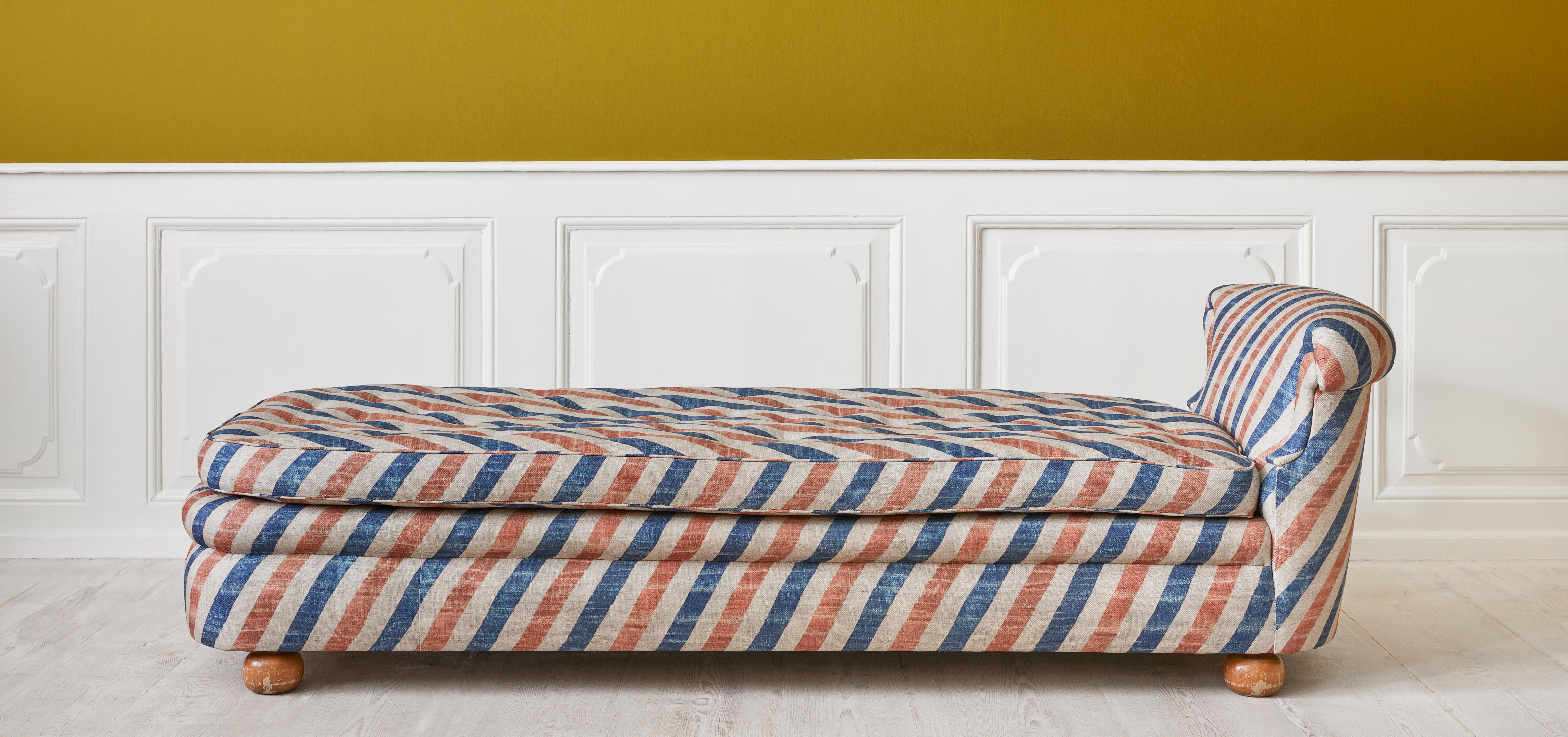 Svenskt Tenn
Sweden, Contemporary

New production of the daybed 775 designed by Josef Frank for Svenskt Tenn in 1938. Upholstered in customized textile.

Measures: H 63 x W 200 x D 85 cm.