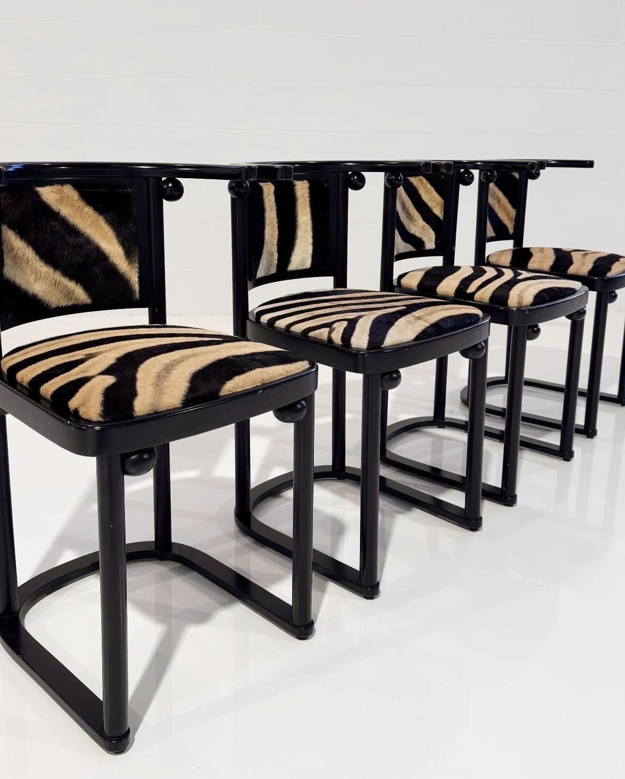 Vintage Josef Hoffmann Cabaret Fledermaus-Stühle in Zebra, Vierer-Set im Zustand „Gut“ im Angebot in SAINT LOUIS, MO